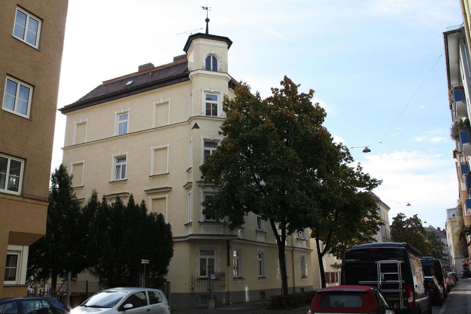 Prenájom bytu 3-izbový 85 m², Steinstraße 39, München, Bavorsko Prenájom bytu 3-izbový 85 m², Steinstraße 39, München, Bavorsko