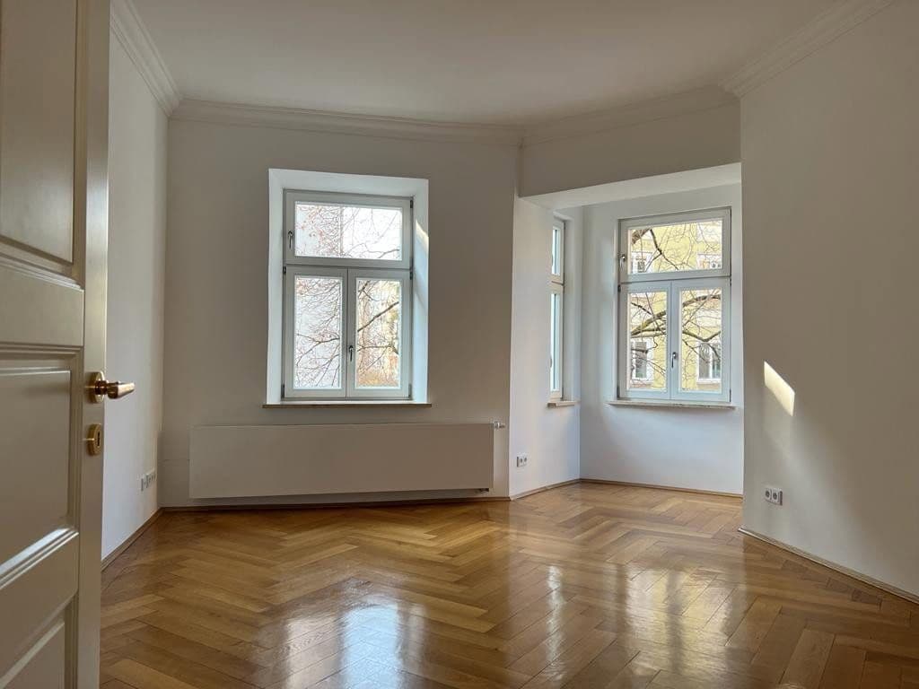 Prenájom bytu 3-izbový 85 m², Steinstraße 39, München, Bavorsko Prenájom bytu 3-izbový 85 m², Steinstraße 39, München, Bavorsko