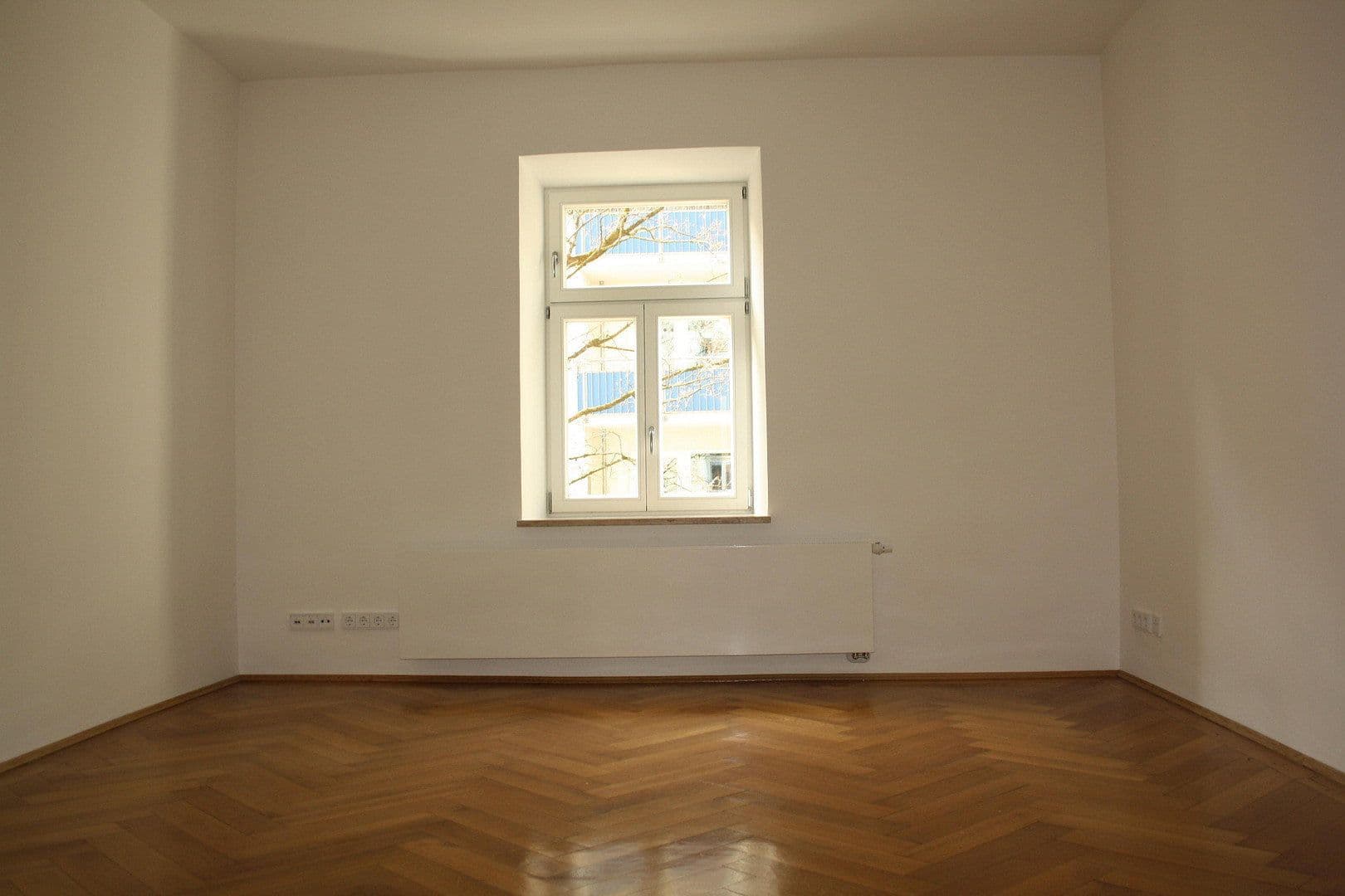 Prenájom bytu 3-izbový 85 m², Steinstraße 39, München, Bavorsko Prenájom bytu 3-izbový 85 m², Steinstraße 39, München, Bavorsko