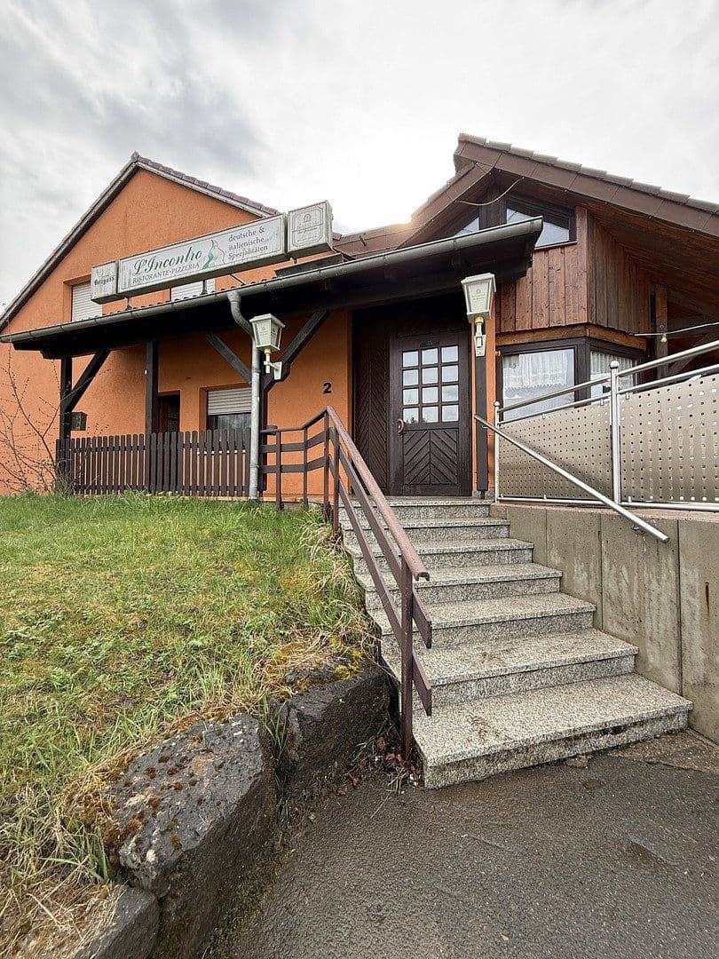 Predaj domu 250 m², pozemek 615 m², Rosenstraße 2, Schefflenz, Bádensko-Wurttembersko Predaj domu 250 m², pozemek 615 m², Rosenstraße 2, Schefflenz, Bádensko-Wurttembersko