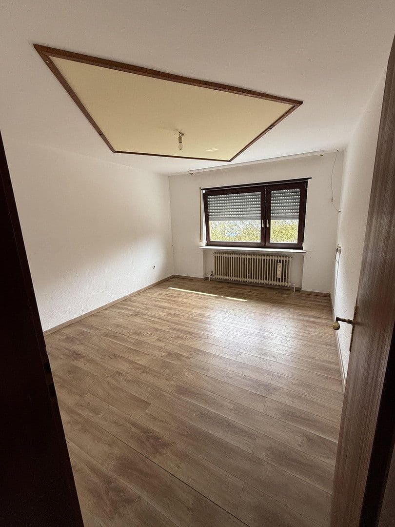 Predaj domu 250 m², pozemek 615 m², Rosenstraße 2, Schefflenz, Bádensko-Wurttembersko Predaj domu 250 m², pozemek 615 m², Rosenstraße 2, Schefflenz, Bádensko-Wurttembersko