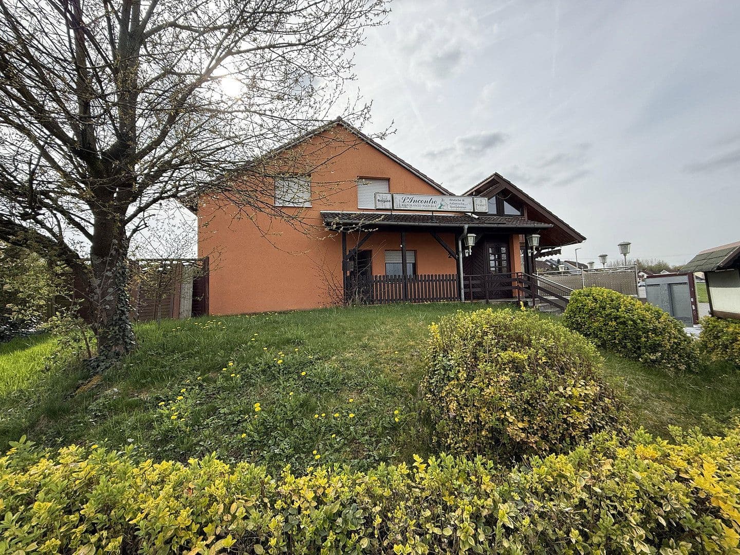 Predaj domu 250 m², pozemek 615 m², Rosenstraße 2, Schefflenz, Bádensko-Wurttembersko Predaj domu 250 m², pozemek 615 m², Rosenstraße 2, Schefflenz, Bádensko-Wurttembersko