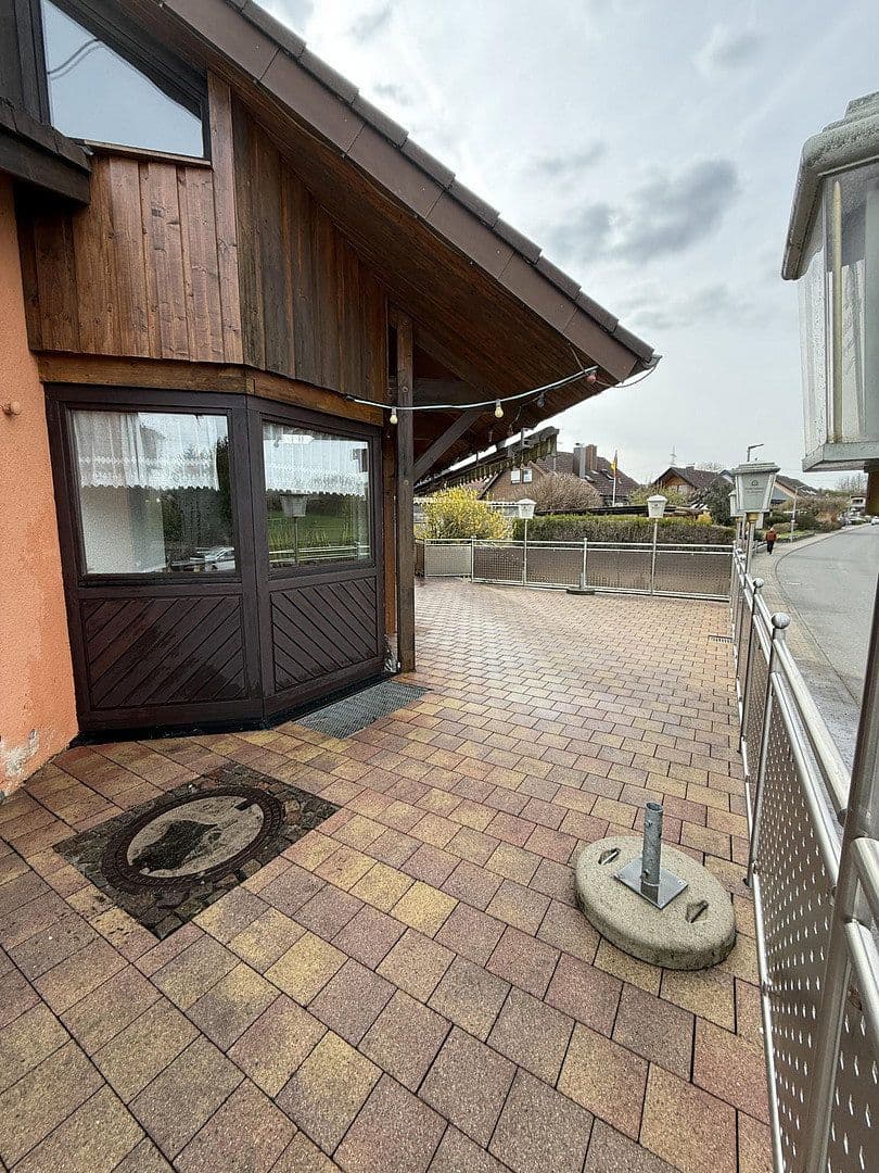 Predaj domu 250 m², pozemek 615 m², Rosenstraße 2, Schefflenz, Bádensko-Wurttembersko Predaj domu 250 m², pozemek 615 m², Rosenstraße 2, Schefflenz, Bádensko-Wurttembersko