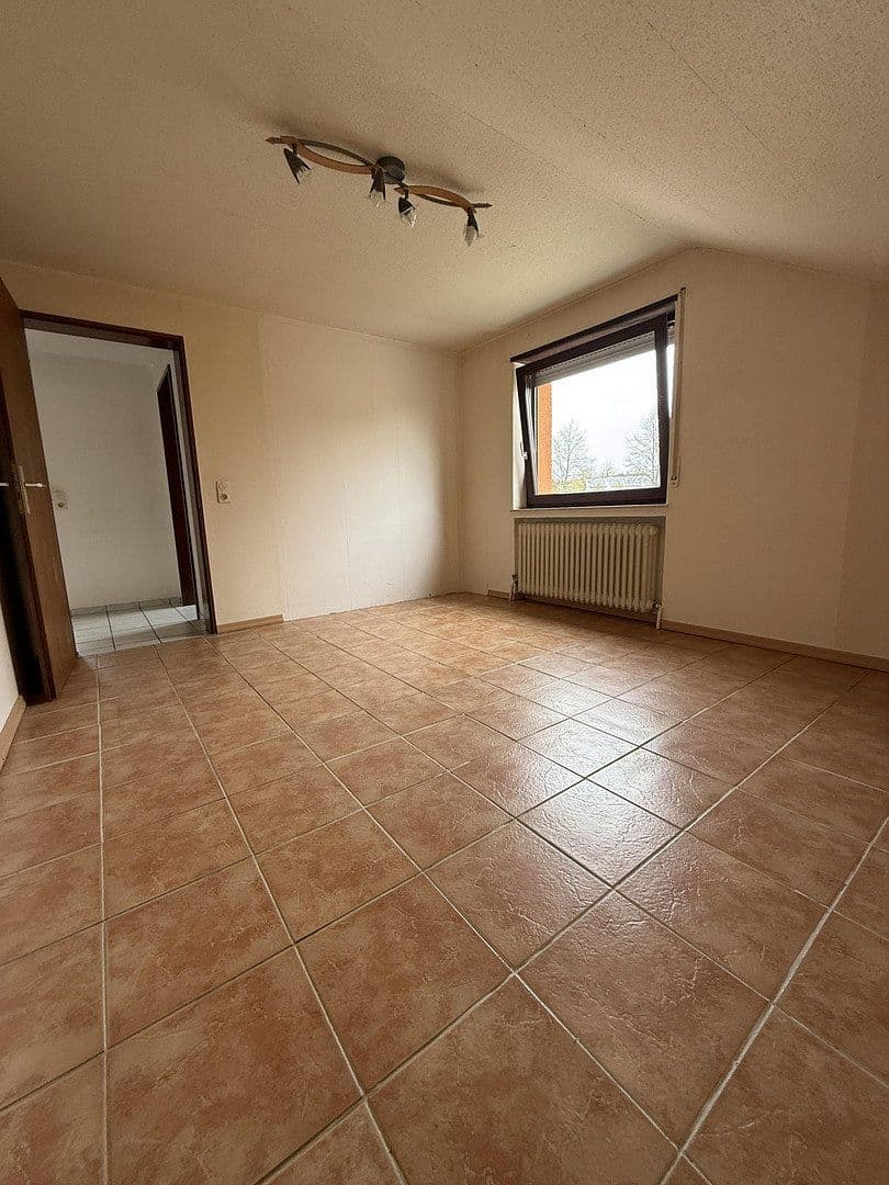Predaj domu 250 m², pozemek 615 m², Rosenstraße 2, Schefflenz, Bádensko-Wurttembersko Predaj domu 250 m², pozemek 615 m², Rosenstraße 2, Schefflenz, Bádensko-Wurttembersko