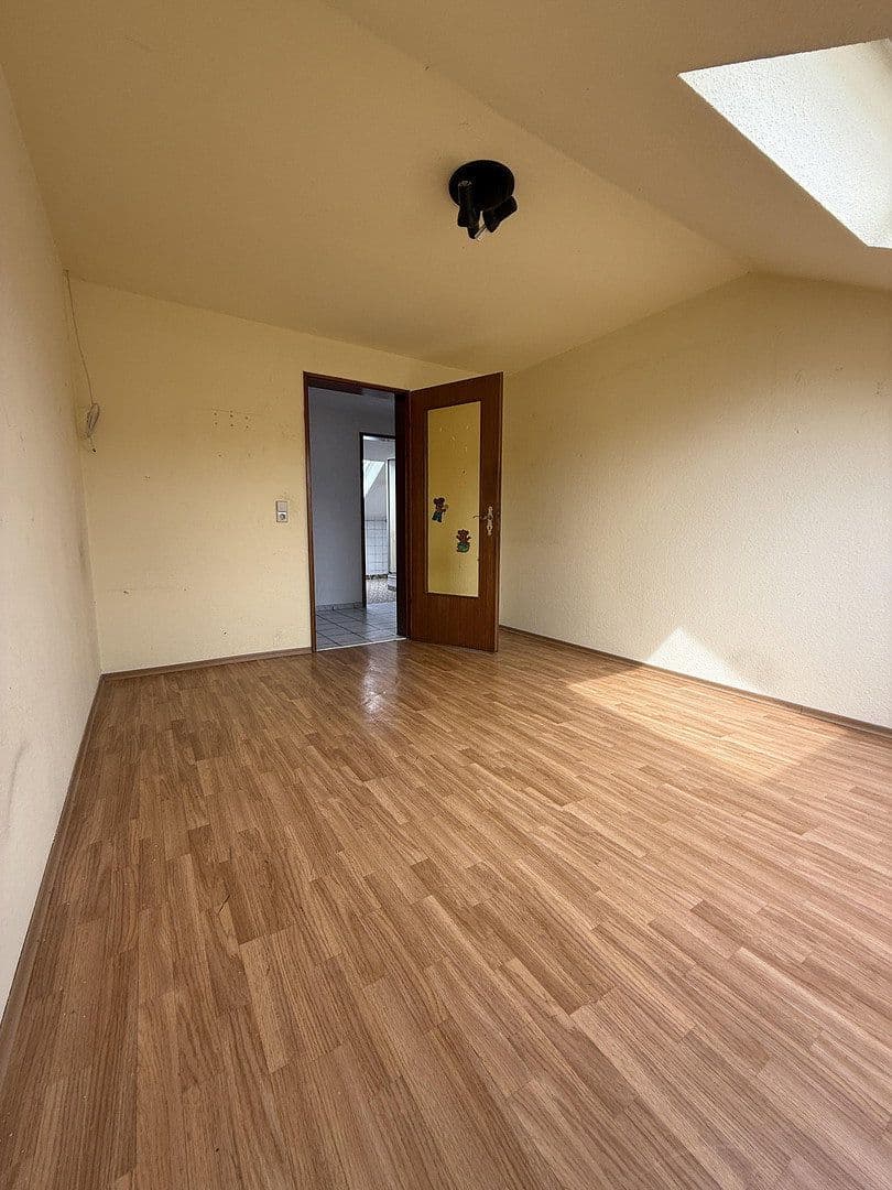 Predaj domu 250 m², pozemek 615 m², Rosenstraße 2, Schefflenz, Bádensko-Wurttembersko Predaj domu 250 m², pozemek 615 m², Rosenstraße 2, Schefflenz, Bádensko-Wurttembersko