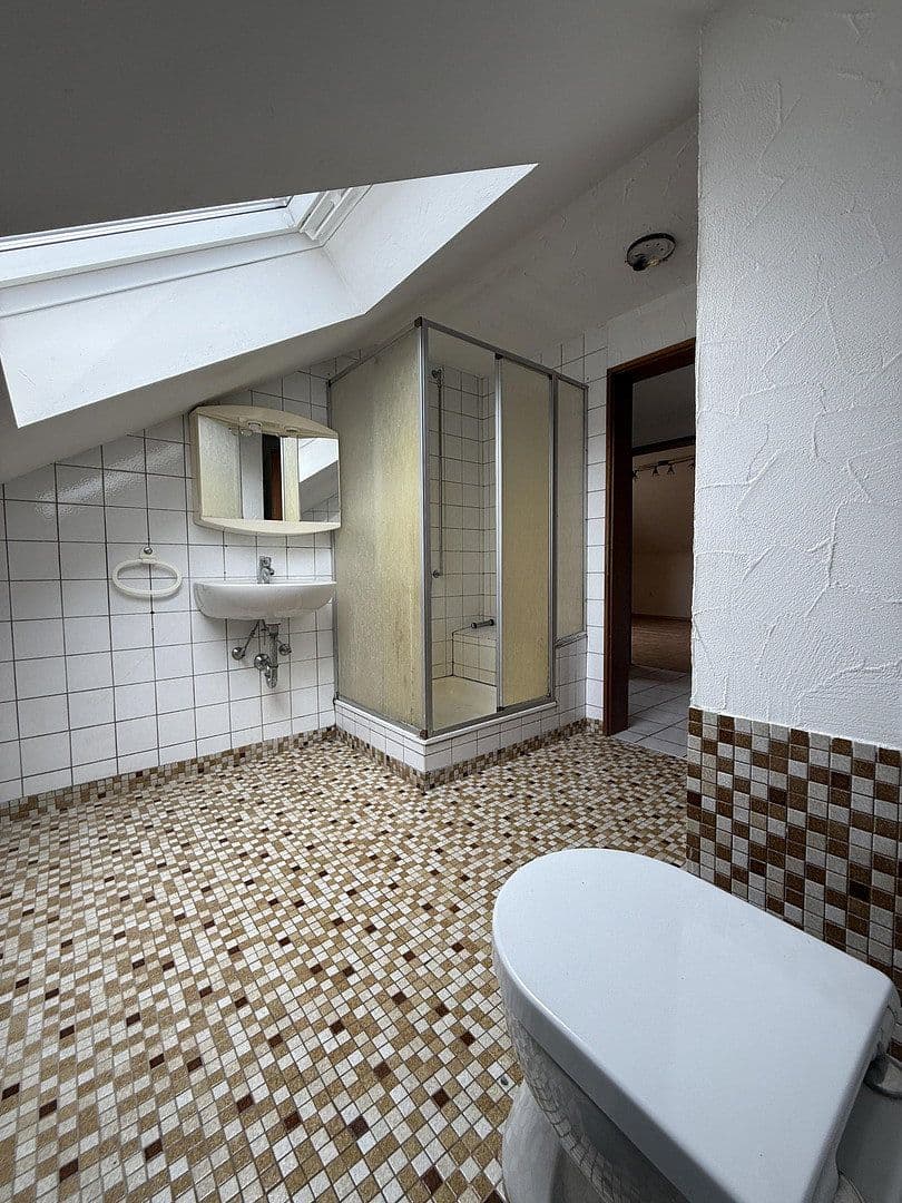 Predaj domu 250 m², pozemek 615 m², Rosenstraße 2, Schefflenz, Bádensko-Wurttembersko Predaj domu 250 m², pozemek 615 m², Rosenstraße 2, Schefflenz, Bádensko-Wurttembersko