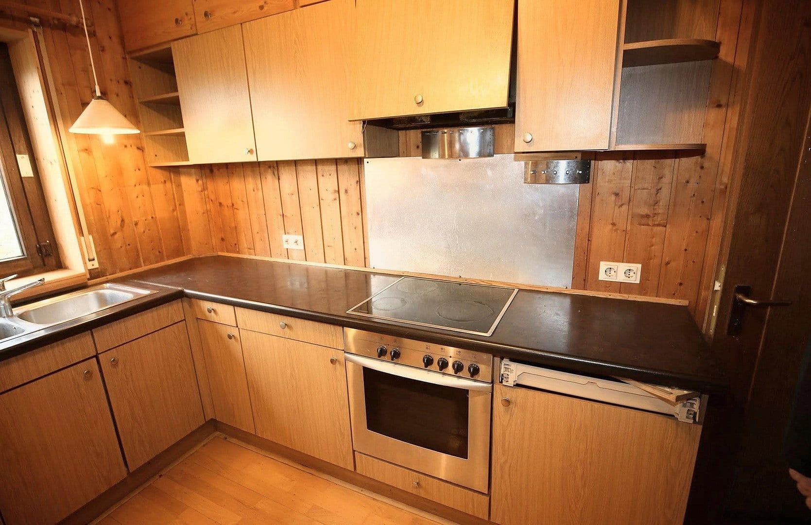 Predaj domu 235 m², pozemek 577 m², Reutlingen, Bádensko-Wurttembersko Predaj domu 235 m², pozemek 577 m², Reutlingen, Bádensko-Wurttembersko