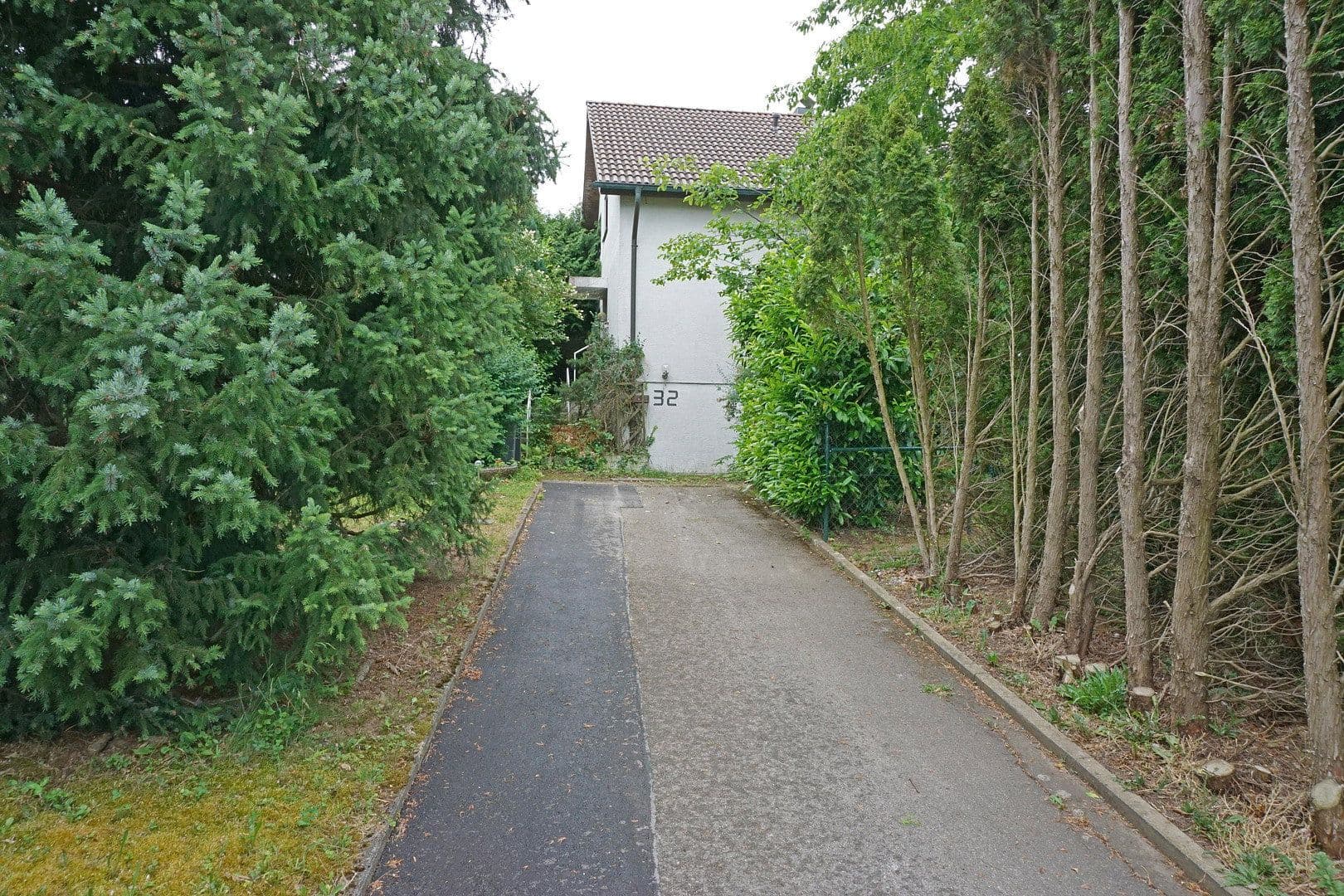 Predaj domu 235 m², pozemek 577 m², Reutlingen, Bádensko-Wurttembersko Predaj domu 235 m², pozemek 577 m², Reutlingen, Bádensko-Wurttembersko