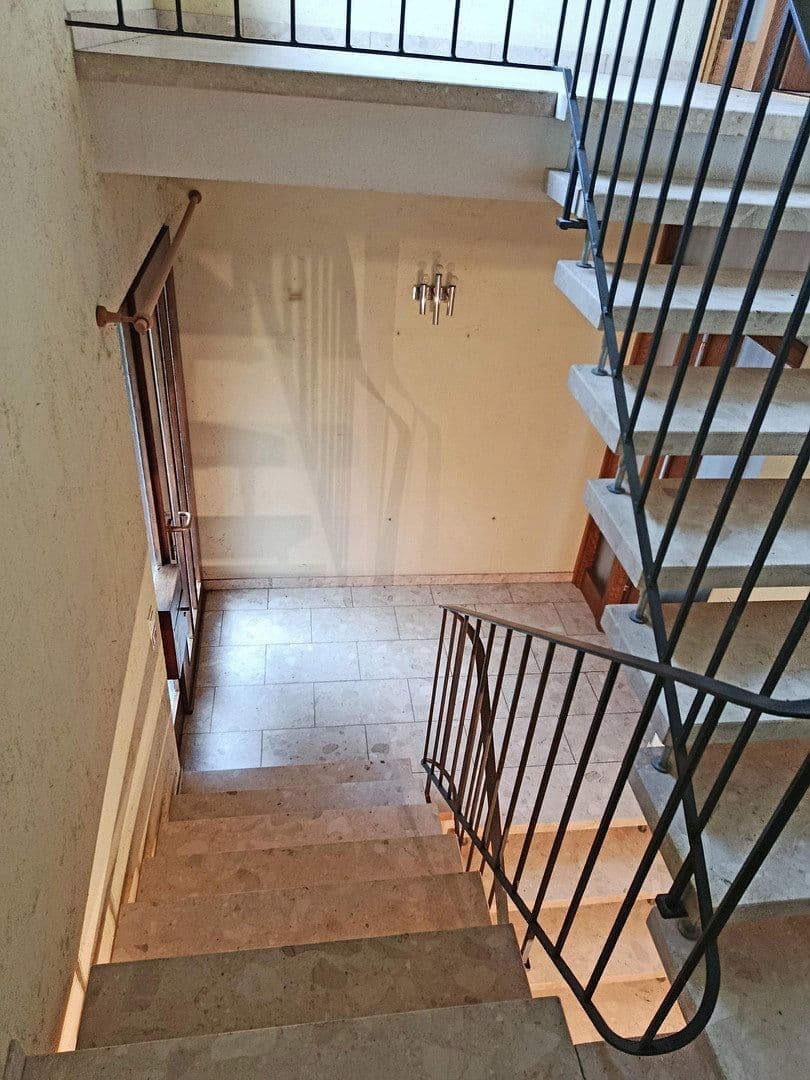 Predaj domu 235 m², pozemek 577 m², Reutlingen, Bádensko-Wurttembersko Predaj domu 235 m², pozemek 577 m², Reutlingen, Bádensko-Wurttembersko