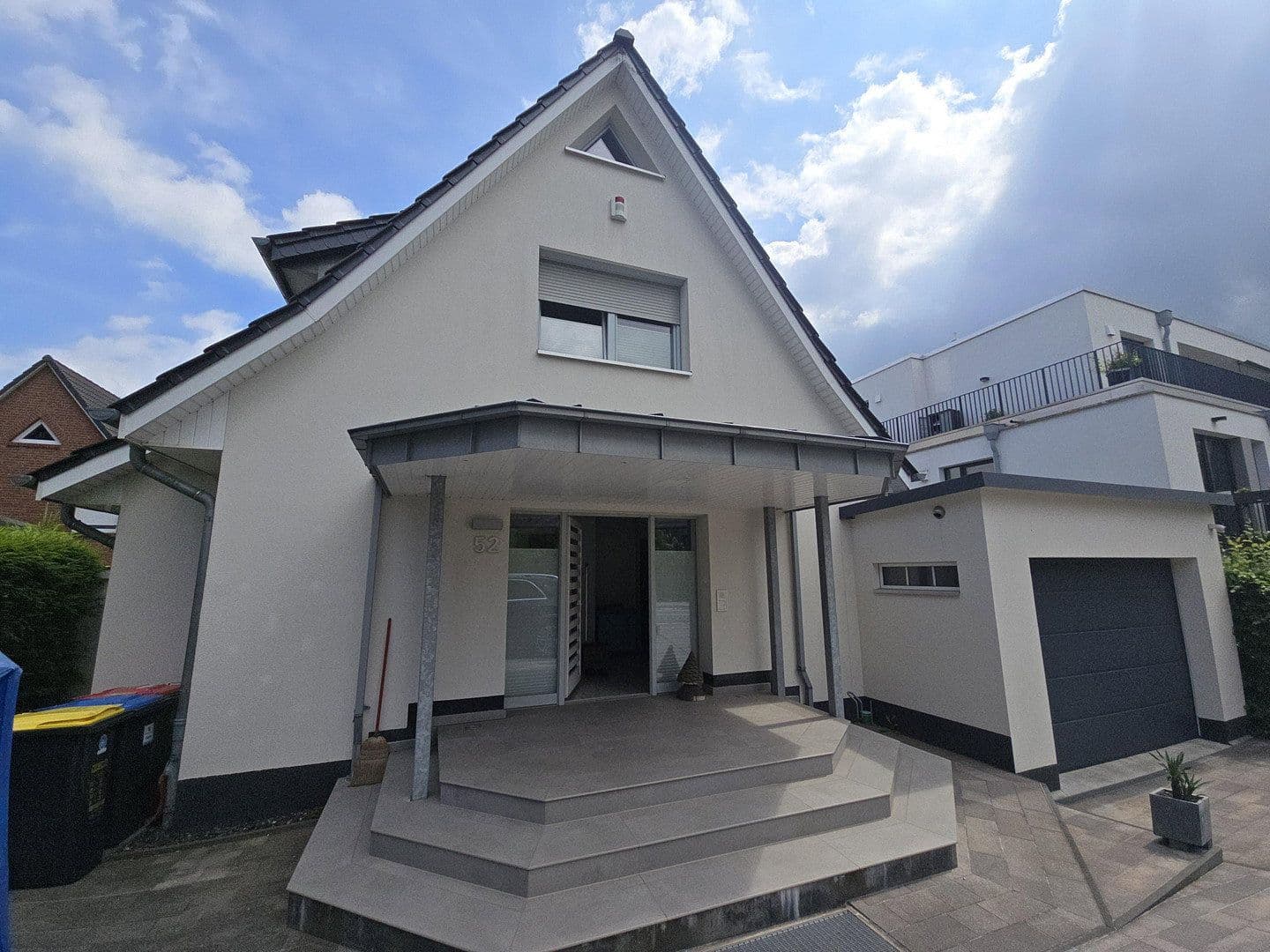 Predaj domu 250 m², pozemek 1.096 m², Berner Straße 52, Hamburg, Hamburg Predaj domu 250 m², pozemek 1.096 m², Berner Straße 52, Hamburg, Hamburg