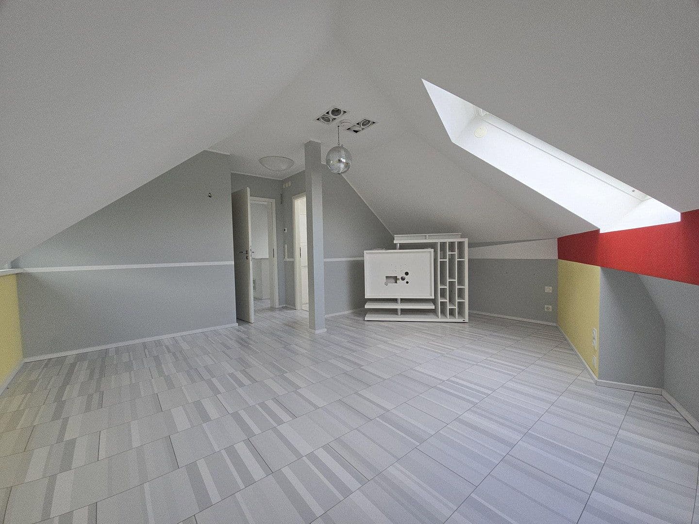 Predaj domu 250 m², pozemek 1.096 m², Berner Straße 52, Hamburg, Hamburg Predaj domu 250 m², pozemek 1.096 m², Berner Straße 52, Hamburg, Hamburg