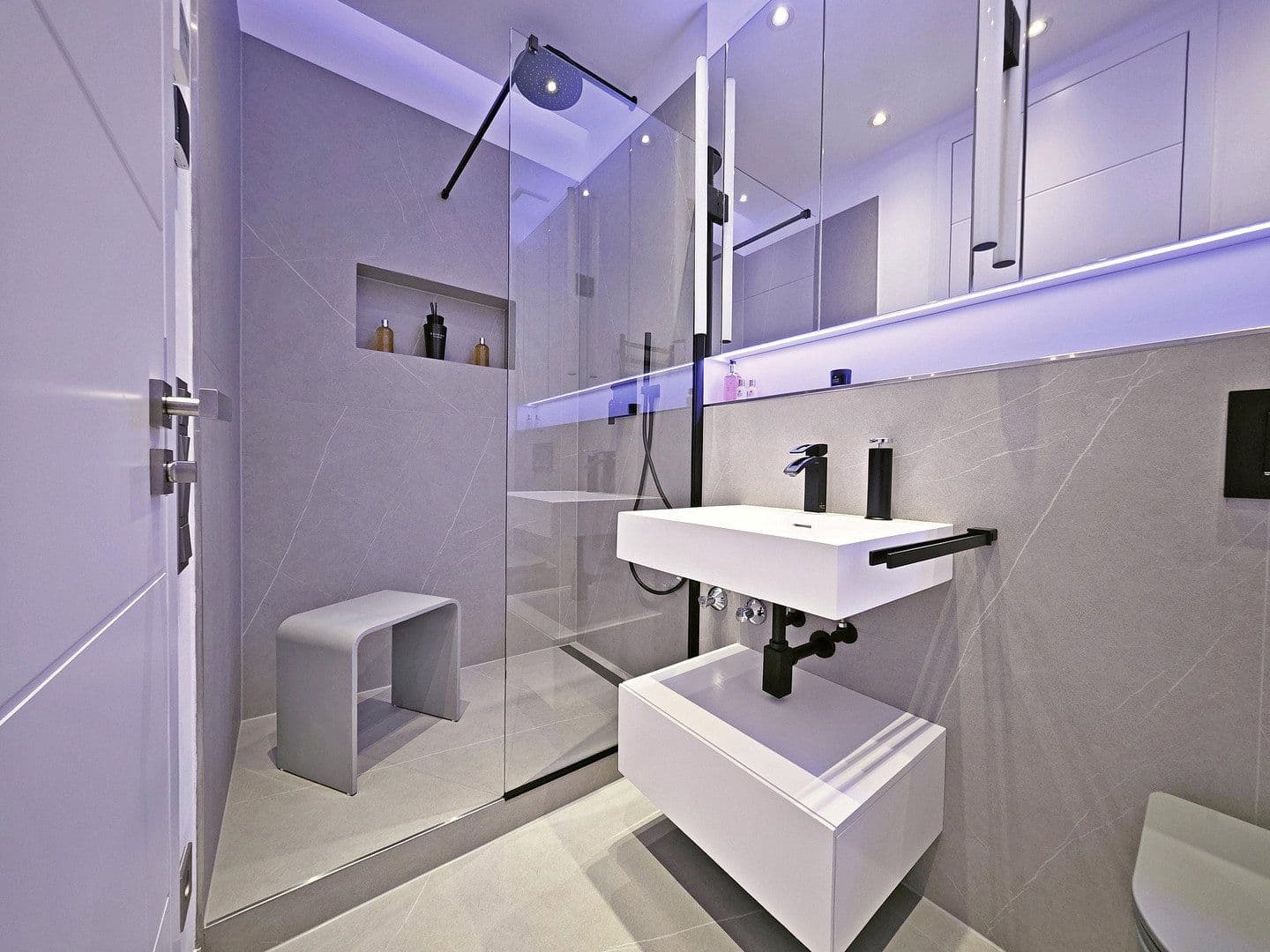 Prenájom bytu 4-izbový 162 m², München, Bavorsko Prenájom bytu 4-izbový 162 m², München, Bavorsko