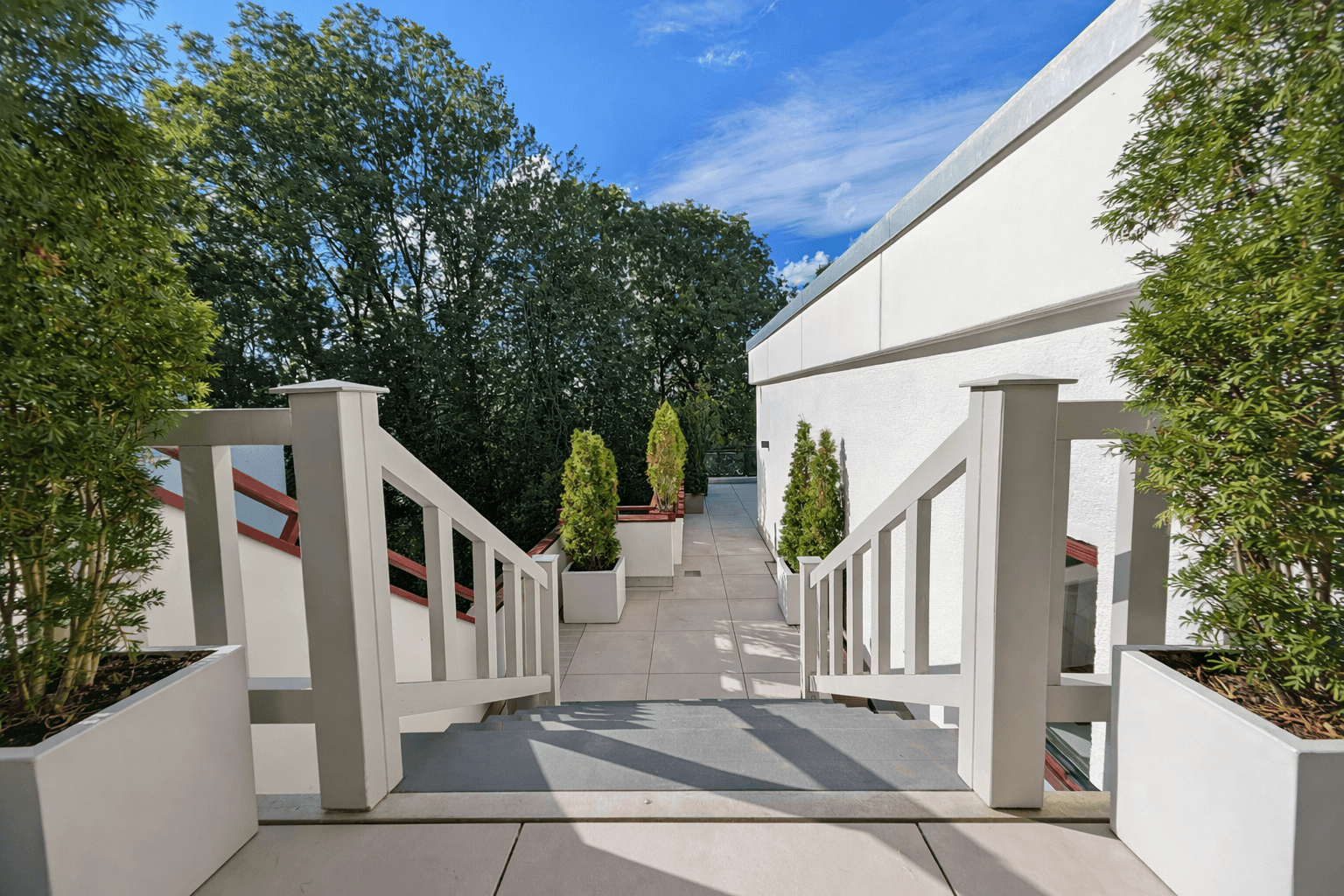 Prenájom bytu 4-izbový 162 m², München, Bavorsko Prenájom bytu 4-izbový 162 m², München, Bavorsko