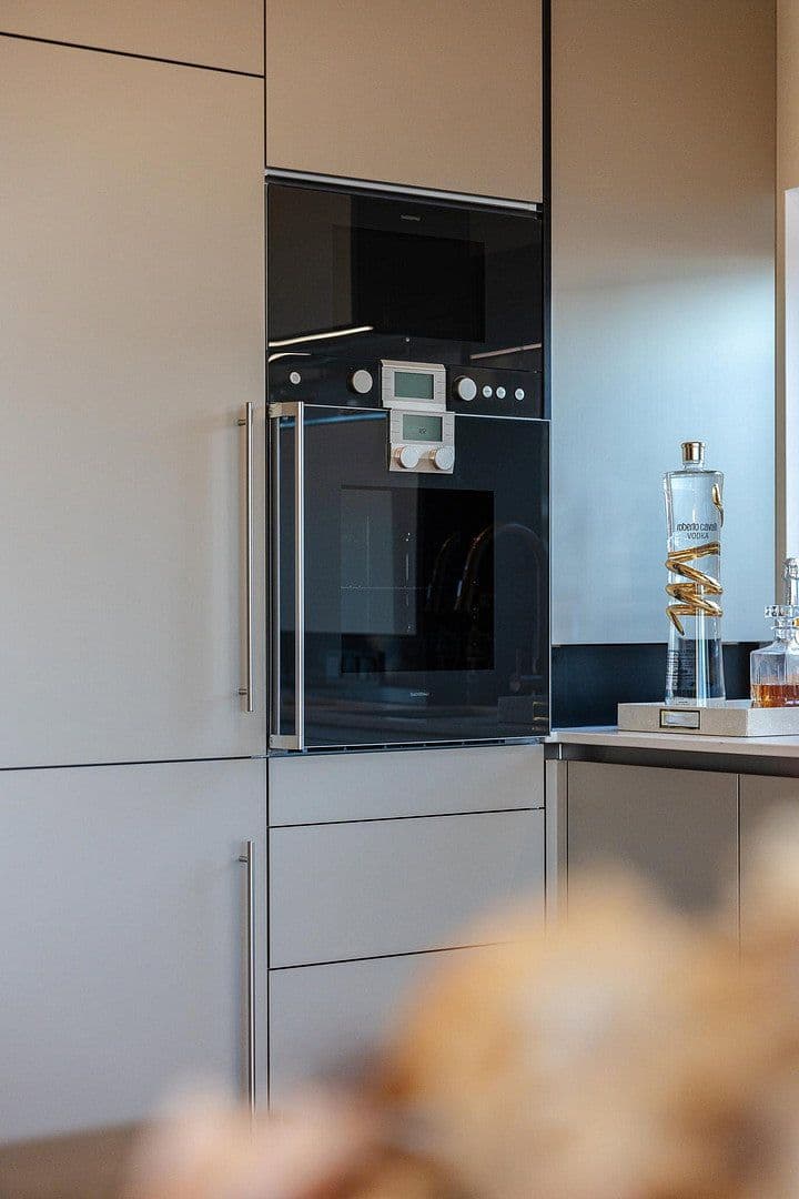 Prenájom bytu 4-izbový 162 m², München, Bavorsko Prenájom bytu 4-izbový 162 m², München, Bavorsko