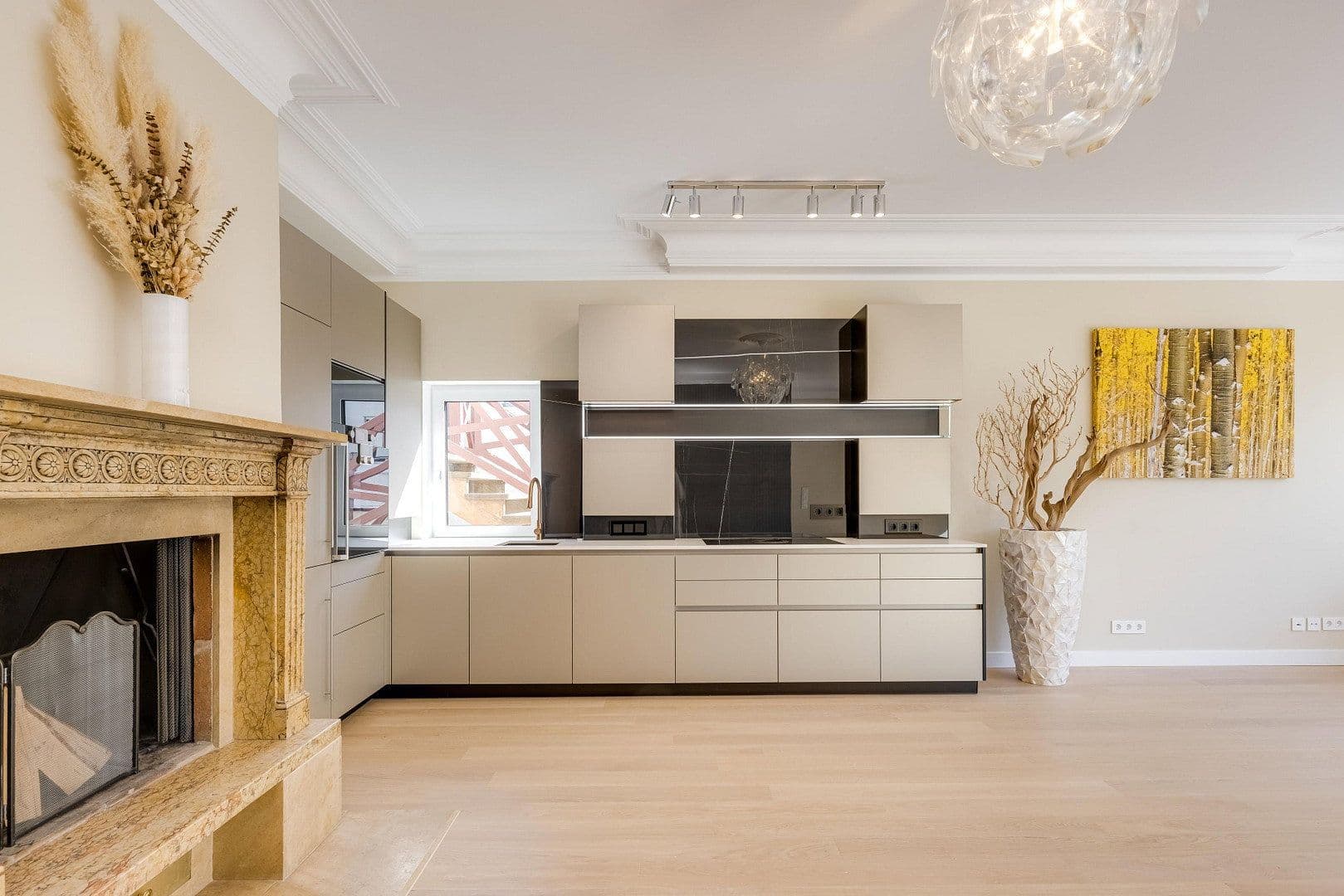 Prenájom bytu 4-izbový 162 m², München, Bavorsko Prenájom bytu 4-izbový 162 m², München, Bavorsko
