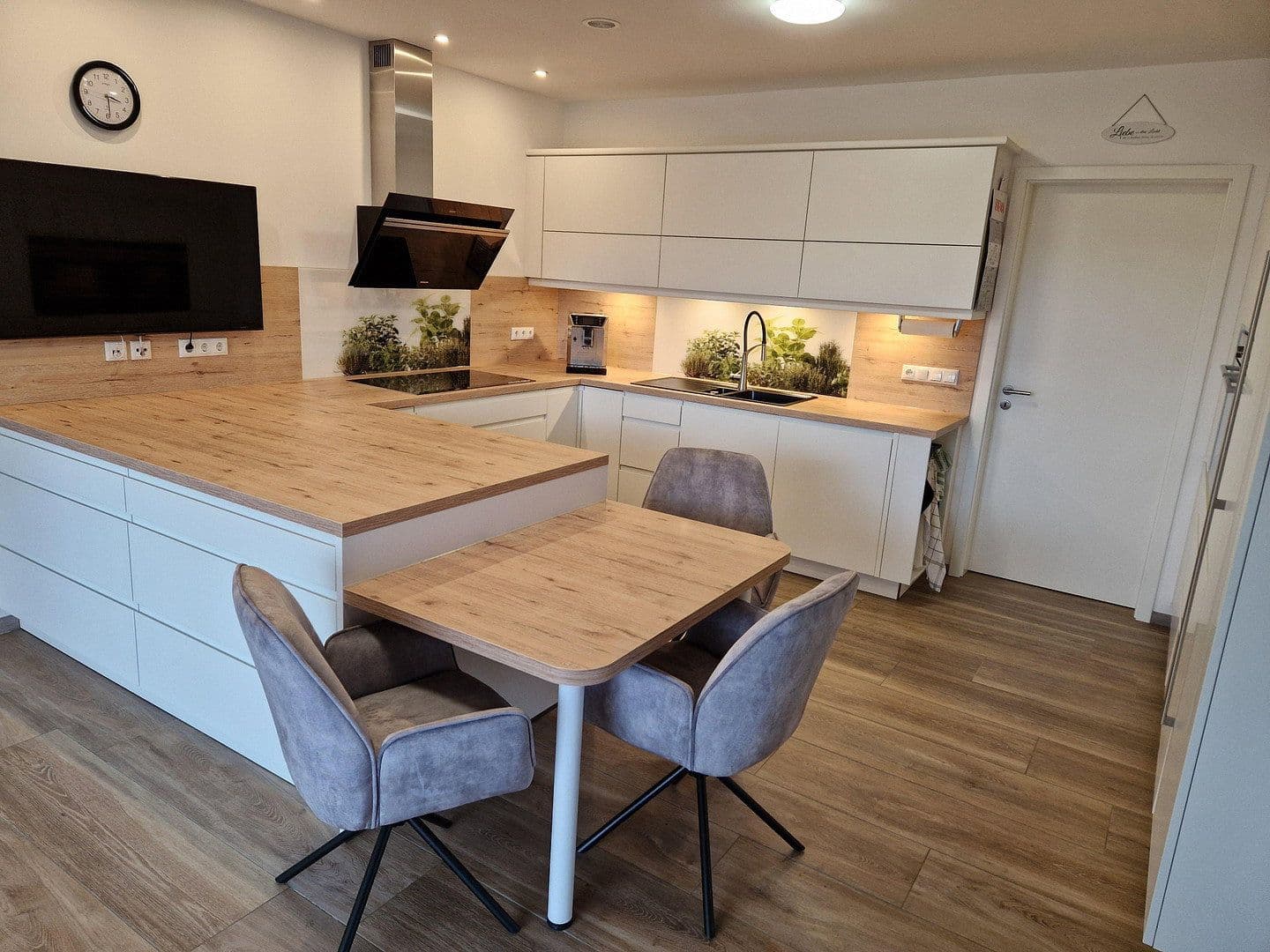 Predaj domu 186 m², pozemek 1.534 m², Sonnenleite 2, Gerach, Bavorsko Predaj domu 186 m², pozemek 1.534 m², Sonnenleite 2, Gerach, Bavorsko