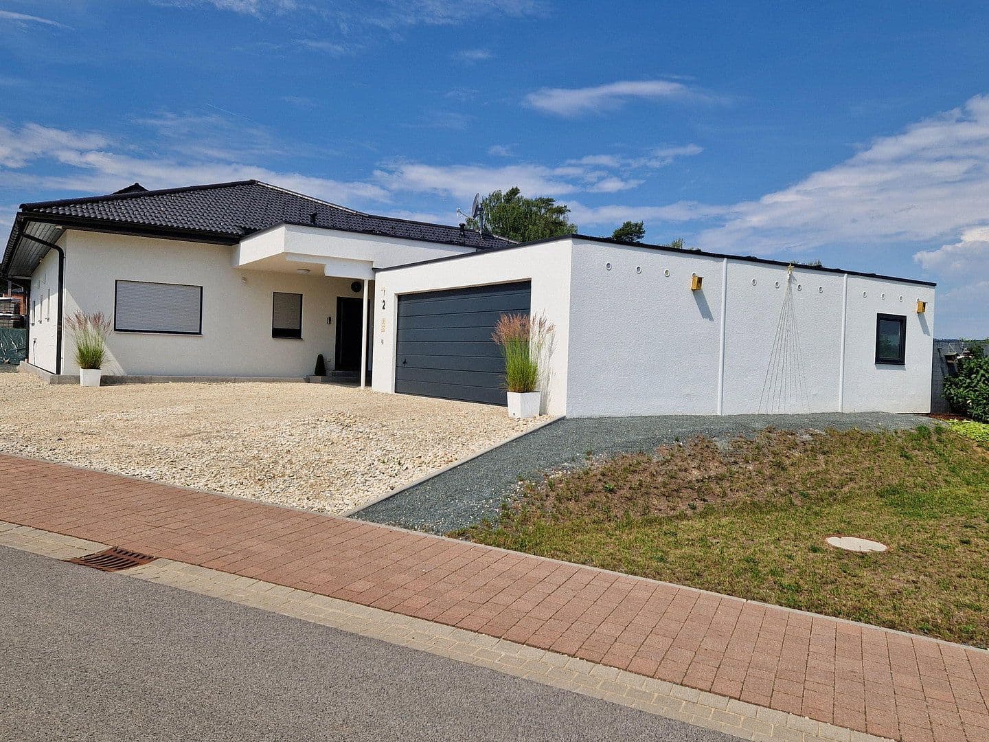 Predaj domu 186 m², pozemek 1.534 m², Sonnenleite 2, Gerach, Bavorsko Predaj domu 186 m², pozemek 1.534 m², Sonnenleite 2, Gerach, Bavorsko