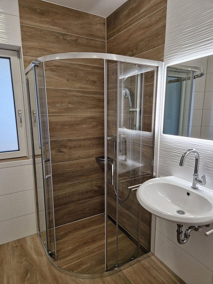 Predaj domu 186 m², pozemek 1.534 m², Sonnenleite 2, Gerach, Bavorsko Predaj domu 186 m², pozemek 1.534 m², Sonnenleite 2, Gerach, Bavorsko