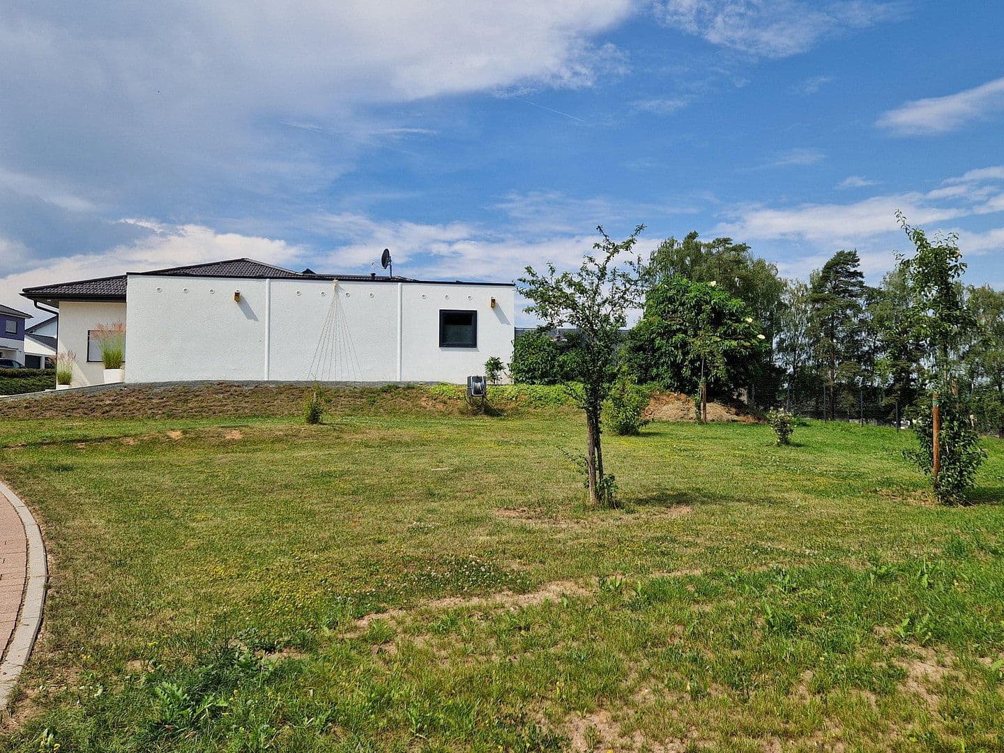 Predaj domu 186 m², pozemek 1.534 m², Sonnenleite 2, Gerach, Bavorsko Predaj domu 186 m², pozemek 1.534 m², Sonnenleite 2, Gerach, Bavorsko