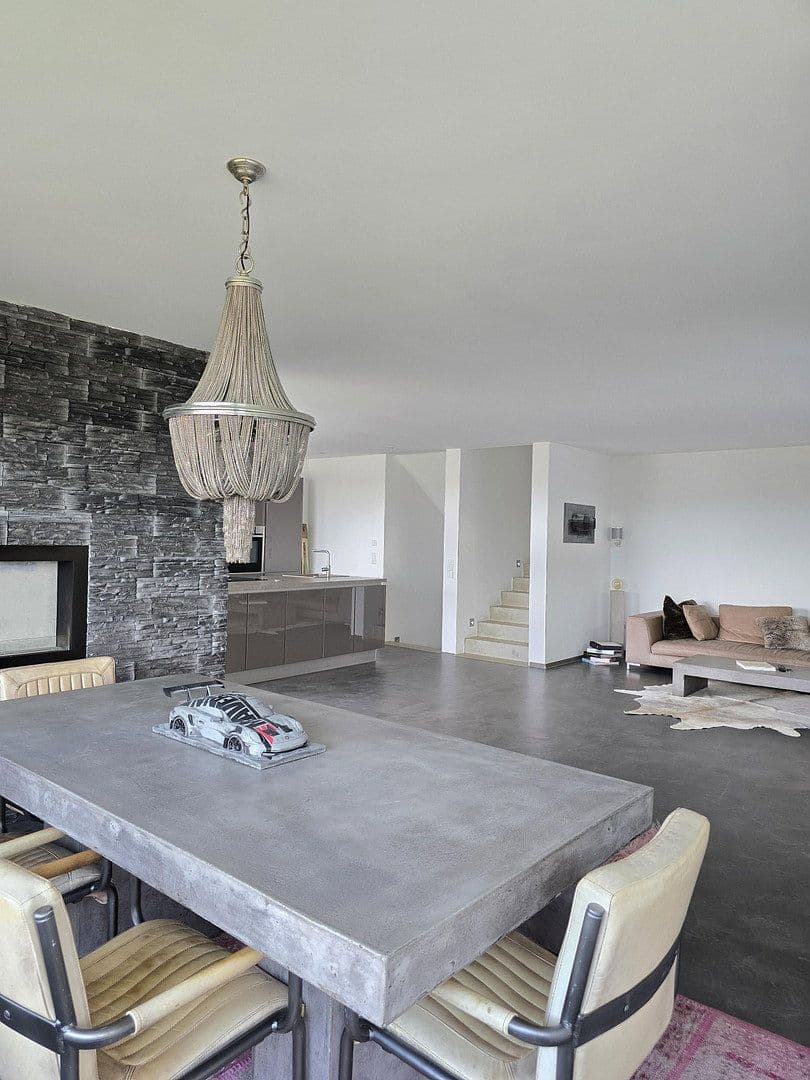 Predaj domu 170 m², pozemek 468 m², Niefern-Öschelbronn, Bádensko-Wurttembersko Predaj domu 170 m², pozemek 468 m², Niefern-Öschelbronn, Bádensko-Wurttembersko