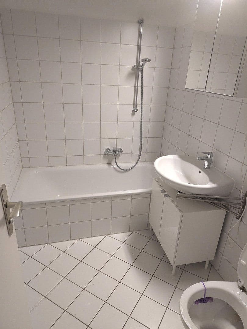 Prenájom bytu 1-izbový 33 m², Hohenaschauerstr. 10, München, Bavorsko Prenájom bytu 1-izbový 33 m², Hohenaschauerstr. 10, München, Bavorsko