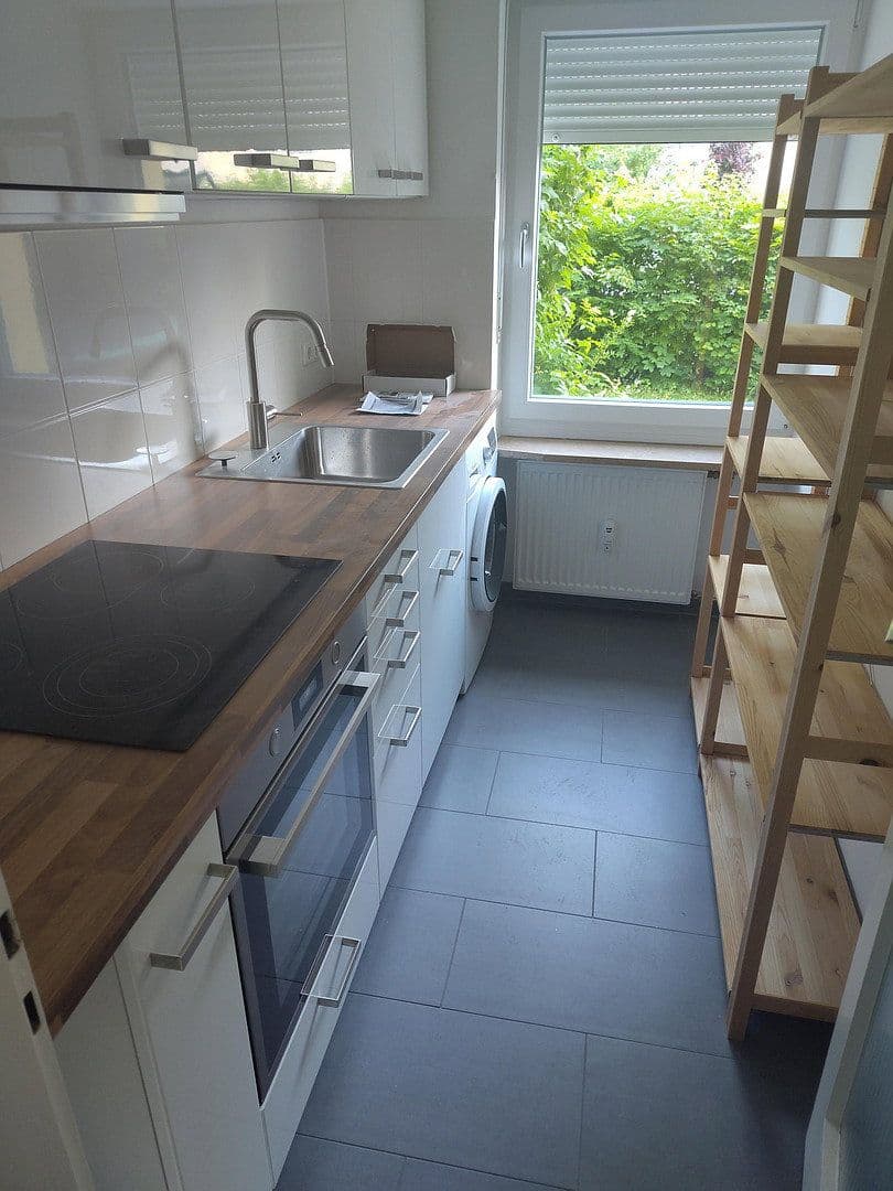 Prenájom bytu 1-izbový 33 m², Hohenaschauerstr. 10, München, Bavorsko Prenájom bytu 1-izbový 33 m², Hohenaschauerstr. 10, München, Bavorsko