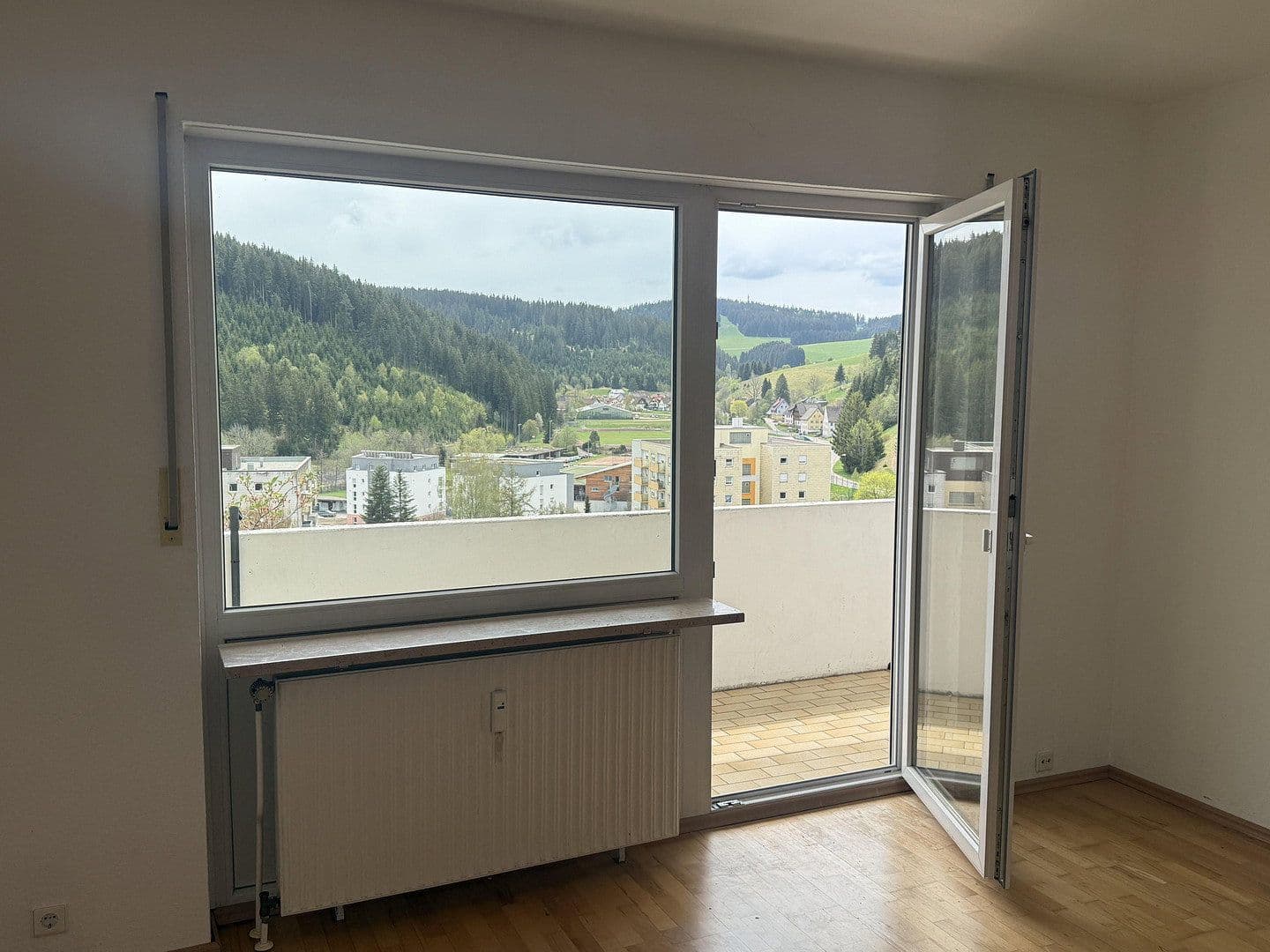 Prenájom bytu 3-izbový 84 m², Furtwangen im Schwarzwald, Bádensko-Wurttembersko Prenájom bytu 3-izbový 84 m², Furtwangen im Schwarzwald, Bádensko-Wurttembersko