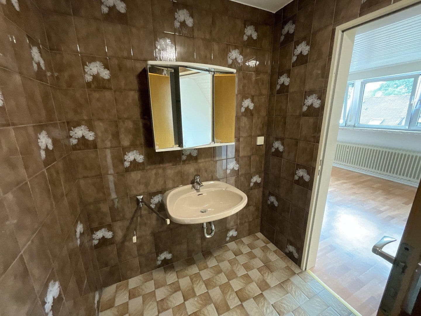 Prenájom bytu 3-izbový 85 m², Köln, Severné Porýnie - Westfálsko Prenájom bytu 3-izbový 85 m², Köln, Severné Porýnie - Westfálsko