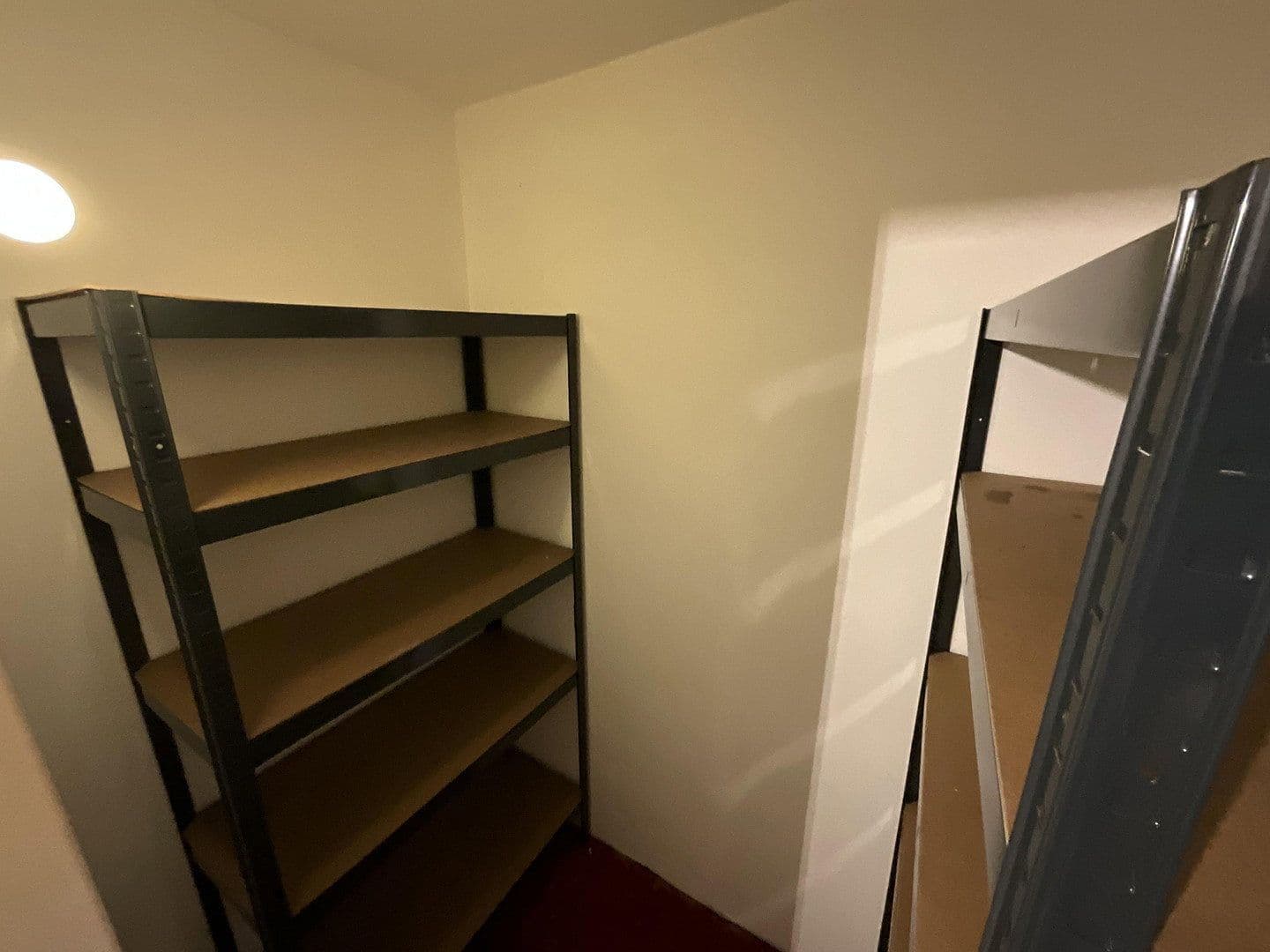 Prenájom bytu 3-izbový 85 m², Köln, Severné Porýnie - Westfálsko Prenájom bytu 3-izbový 85 m², Köln, Severné Porýnie - Westfálsko