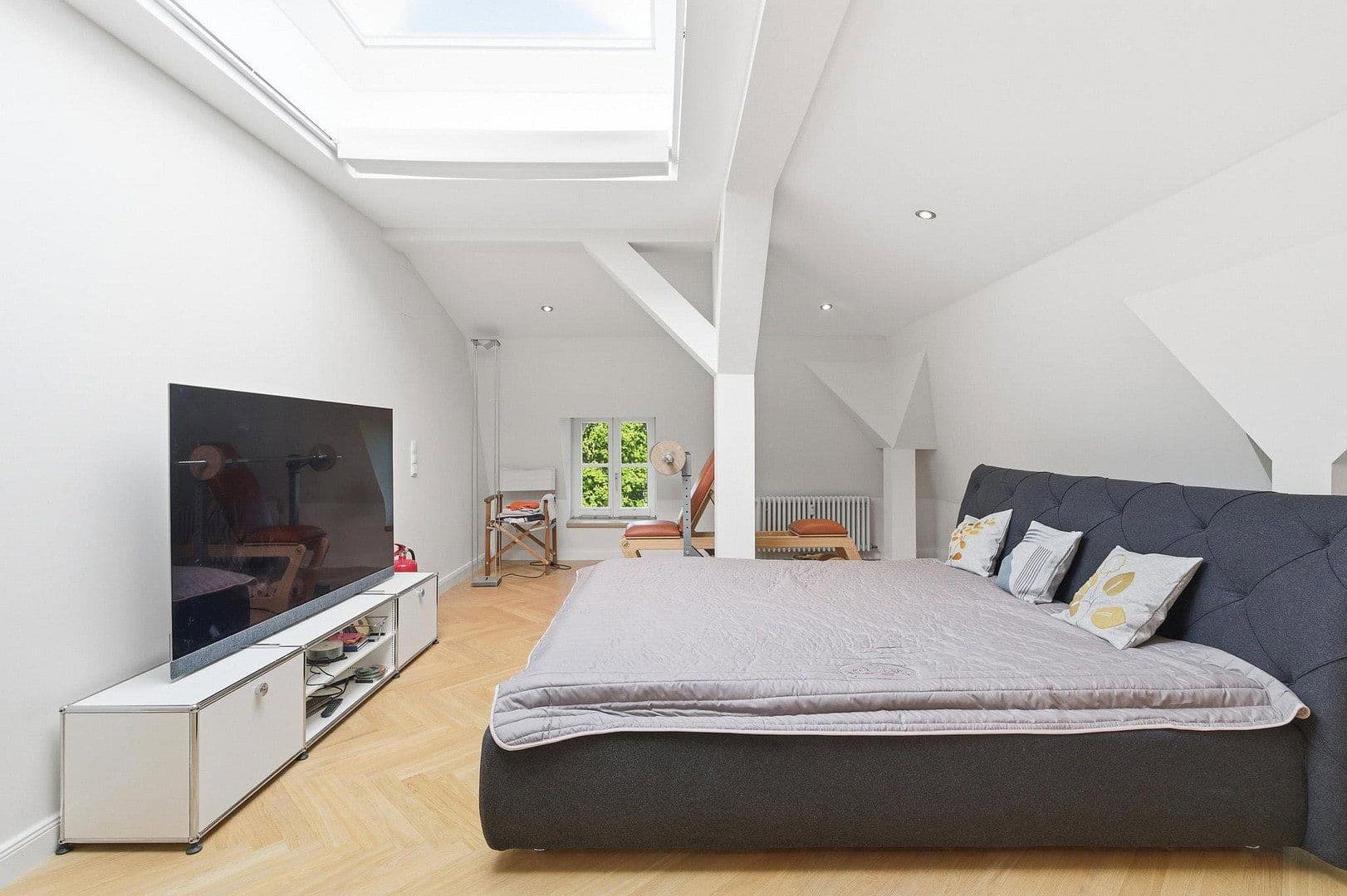 Predaj bytu 5-izbový 252 m², Berlin, Berlín Predaj bytu 5-izbový 252 m², Berlin, Berlín