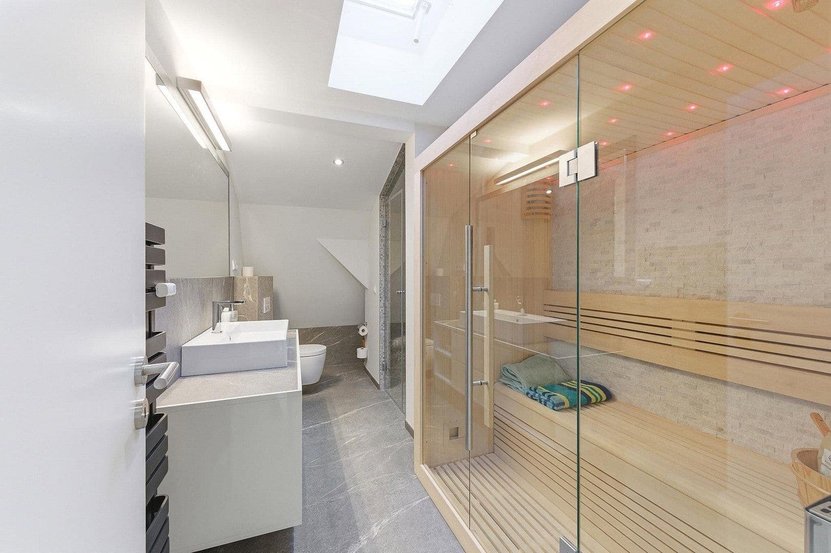 Predaj bytu 5-izbový 252 m², Berlin, Berlín Predaj bytu 5-izbový 252 m², Berlin, Berlín