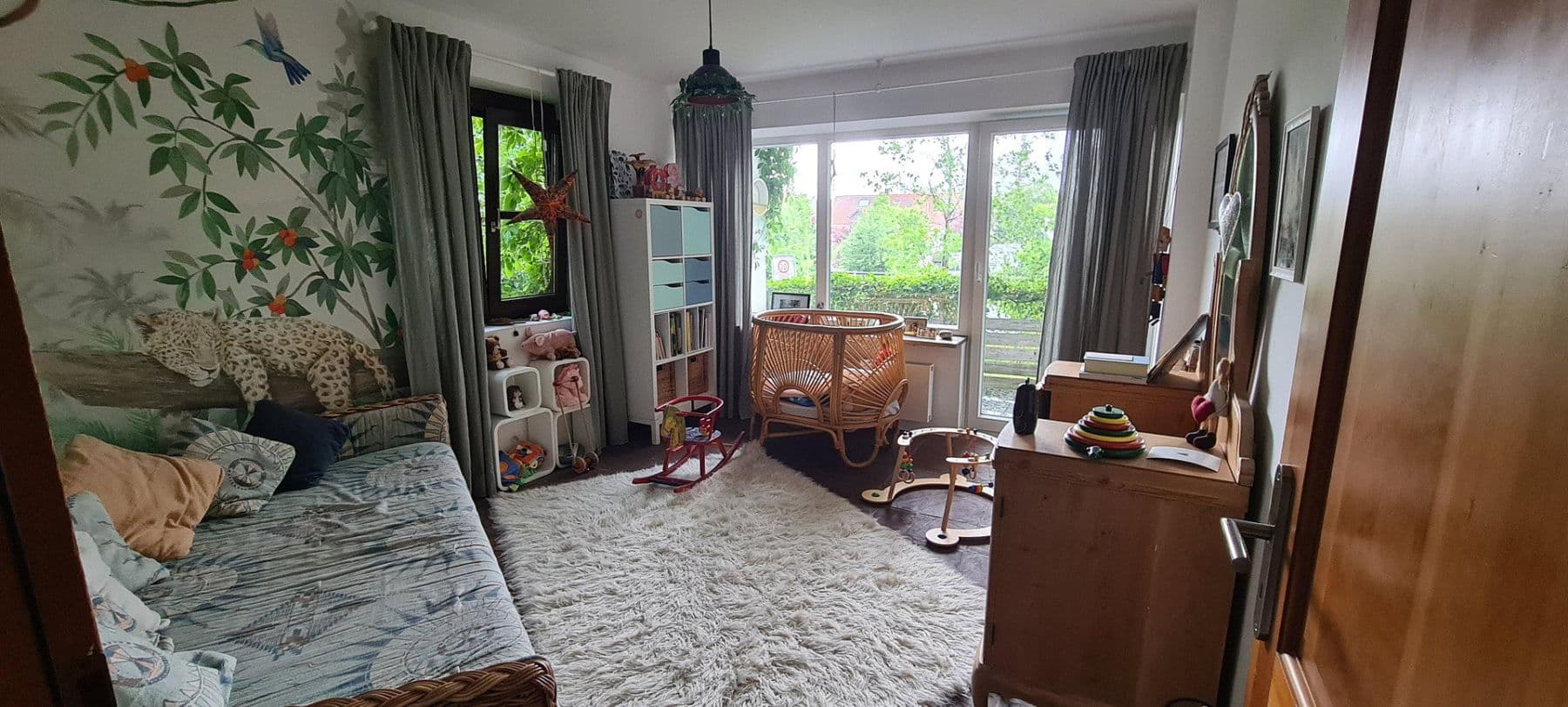 Predaj domu 240 m², pozemek 1.045 m², Neuried, Bavorsko Predaj domu 240 m², pozemek 1.045 m², Neuried, Bavorsko