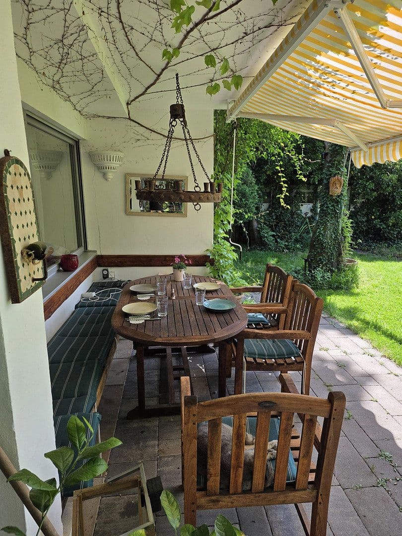 Predaj domu 240 m², pozemek 1.045 m², Neuried, Bavorsko Predaj domu 240 m², pozemek 1.045 m², Neuried, Bavorsko