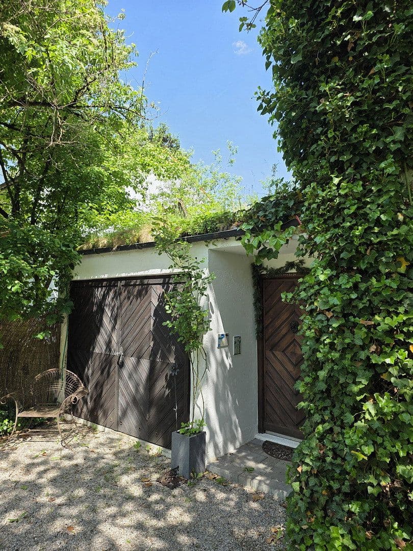 Predaj domu 240 m², pozemek 1.045 m², Neuried, Bavorsko Predaj domu 240 m², pozemek 1.045 m², Neuried, Bavorsko