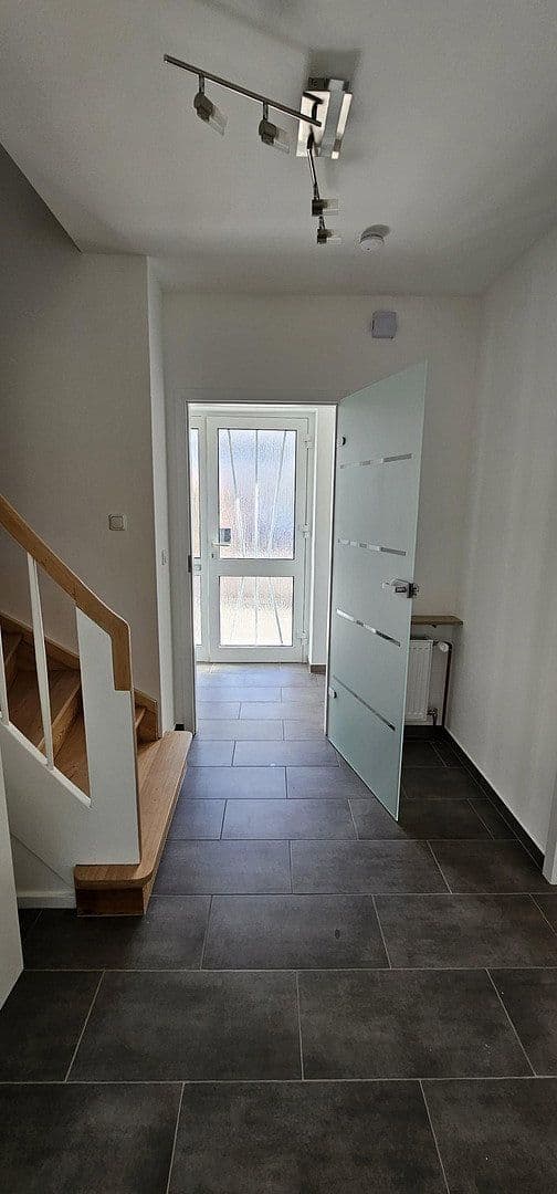 Prenájom domu 85 m², pozemek 254 m², Wiesbaden, Hesensko Prenájom domu 85 m², pozemek 254 m², Wiesbaden, Hesensko