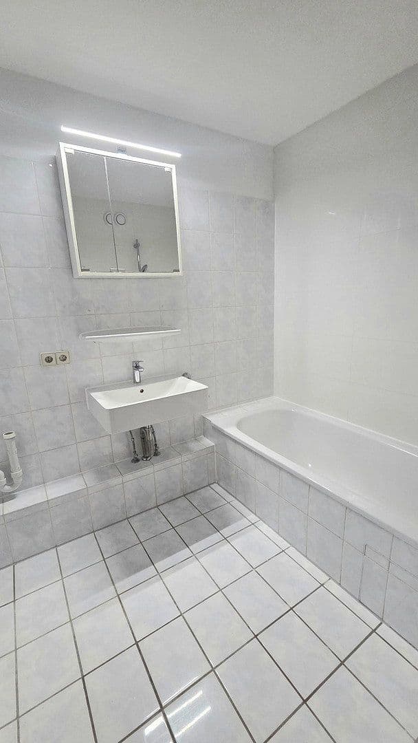 Predaj bytu 3-izbový 80 m², Sindelfingen, Bádensko-Wurttembersko Predaj bytu 3-izbový 80 m², Sindelfingen, Bádensko-Wurttembersko