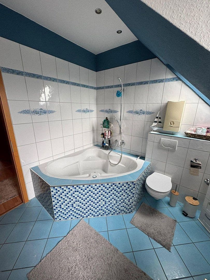 Predaj domu 274 m², pozemek 406 m², Wuppertal, Severné Porýnie - Westfálsko Predaj domu 274 m², pozemek 406 m², Wuppertal, Severné Porýnie - Westfálsko