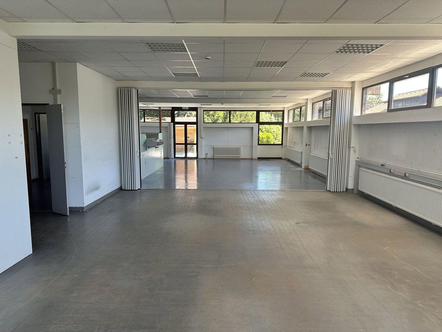 Prenájom nebytového priestoru 1.007 m², Waldstr 3, Lauchringen, Bádensko-Wurttembersko Prenájom nebytového priestoru 1.007 m², Waldstr 3, Lauchringen, Bádensko-Wurttembersko