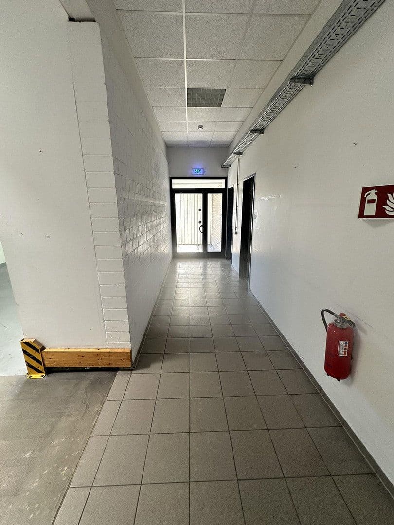 Prenájom nebytového priestoru 1.007 m², Waldstr 3, Lauchringen, Bádensko-Wurttembersko Prenájom nebytového priestoru 1.007 m², Waldstr 3, Lauchringen, Bádensko-Wurttembersko