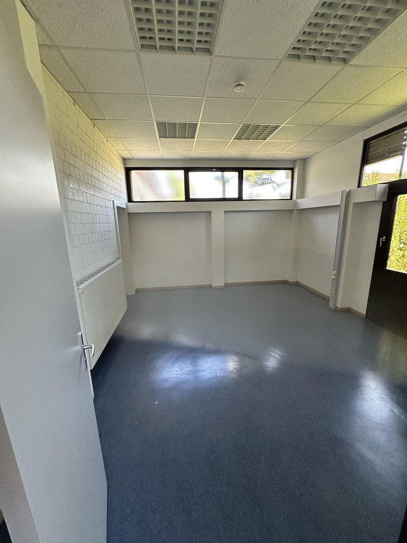 Prenájom nebytového priestoru 1.007 m², Waldstr 3, Lauchringen, Bádensko-Wurttembersko Prenájom nebytového priestoru 1.007 m², Waldstr 3, Lauchringen, Bádensko-Wurttembersko