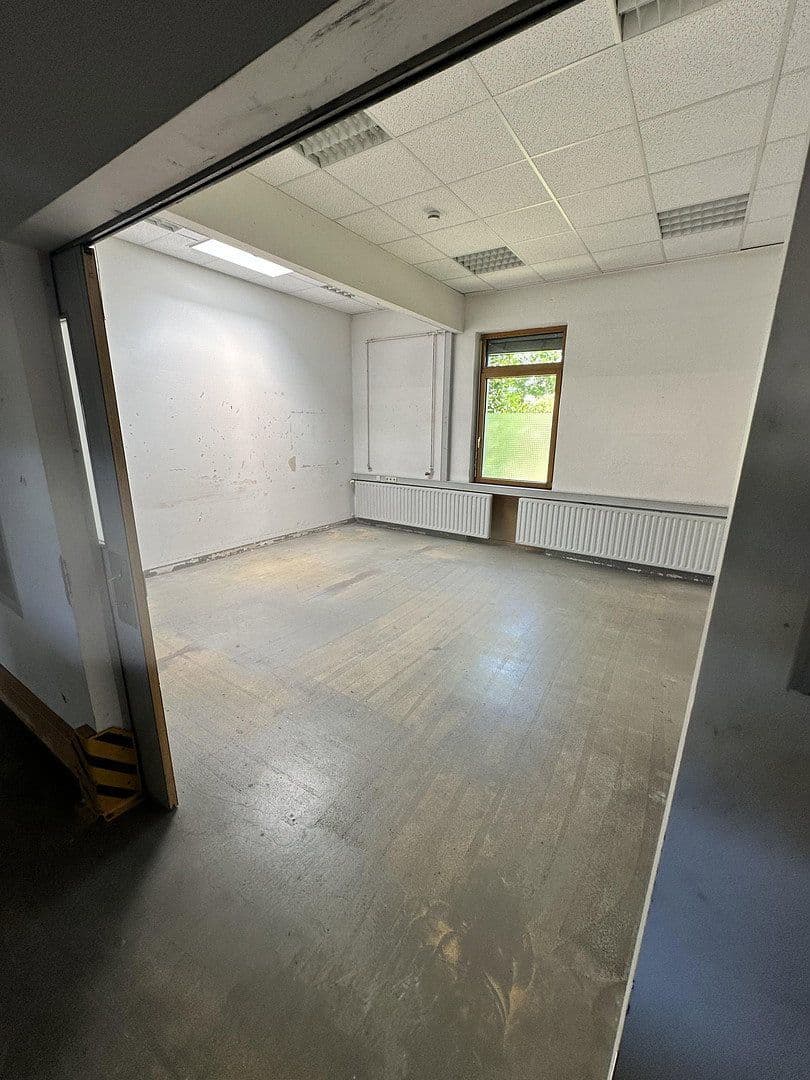 Prenájom nebytového priestoru 1.007 m², Waldstr 3, Lauchringen, Bádensko-Wurttembersko Prenájom nebytového priestoru 1.007 m², Waldstr 3, Lauchringen, Bádensko-Wurttembersko