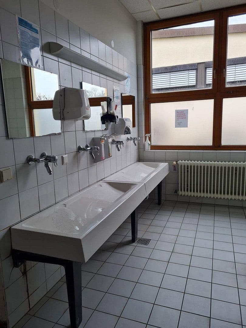 Prenájom nebytového priestoru 1.007 m², Waldstr 3, Lauchringen, Bádensko-Wurttembersko Prenájom nebytového priestoru 1.007 m², Waldstr 3, Lauchringen, Bádensko-Wurttembersko