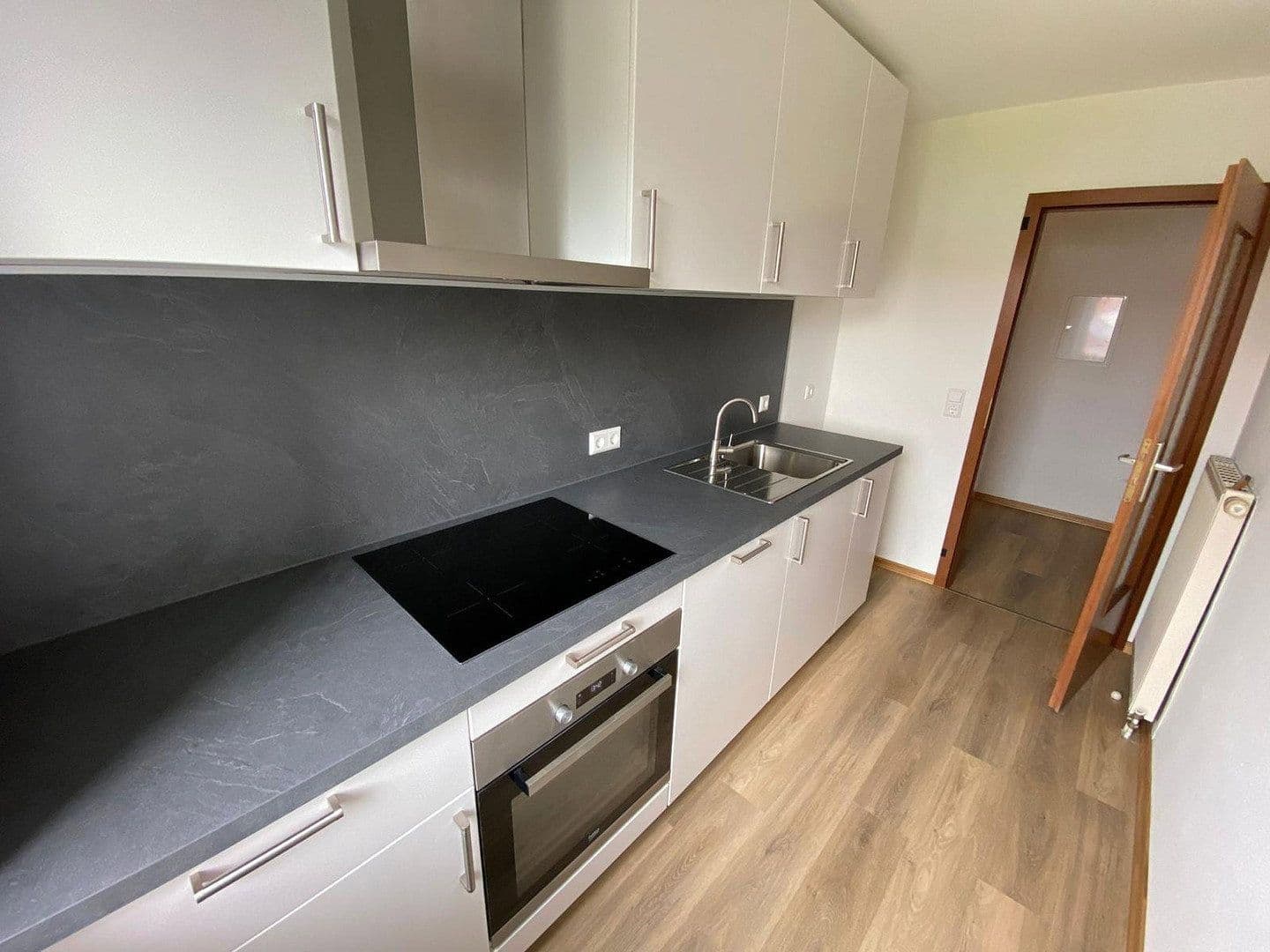 Prenájom bytu 3-izbový 75 m², Rhönstr. 3, Waghäusel, Bádensko-Wurttembersko Prenájom bytu 3-izbový 75 m², Rhönstr. 3, Waghäusel, Bádensko-Wurttembersko