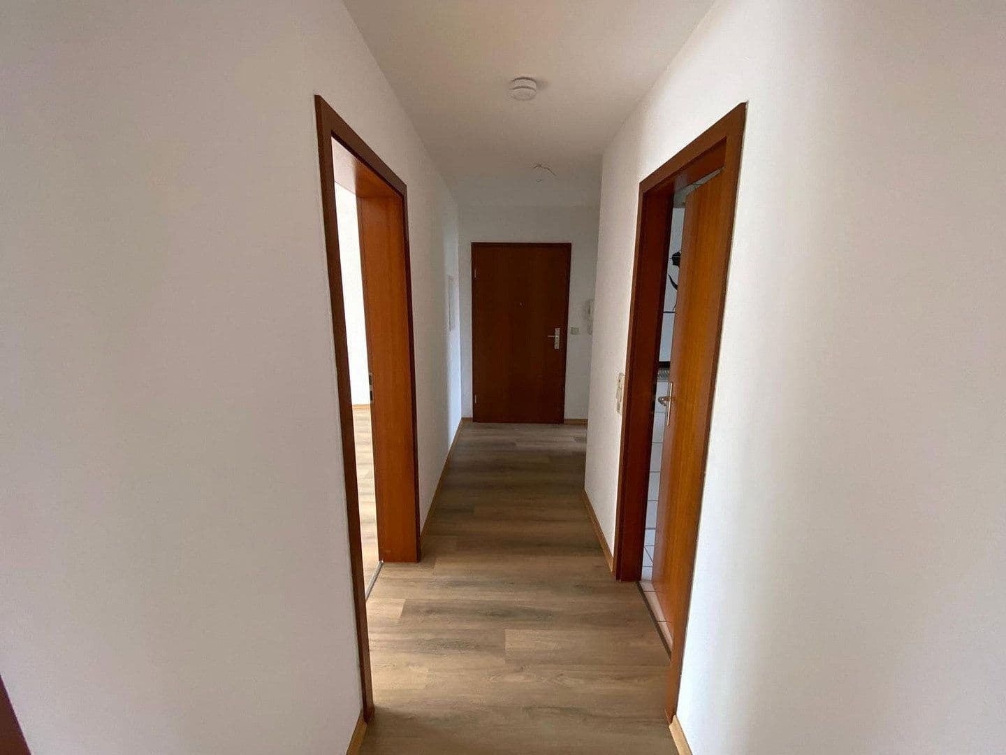 Prenájom bytu 3-izbový 75 m², Rhönstr. 3, Waghäusel, Bádensko-Wurttembersko Prenájom bytu 3-izbový 75 m², Rhönstr. 3, Waghäusel, Bádensko-Wurttembersko