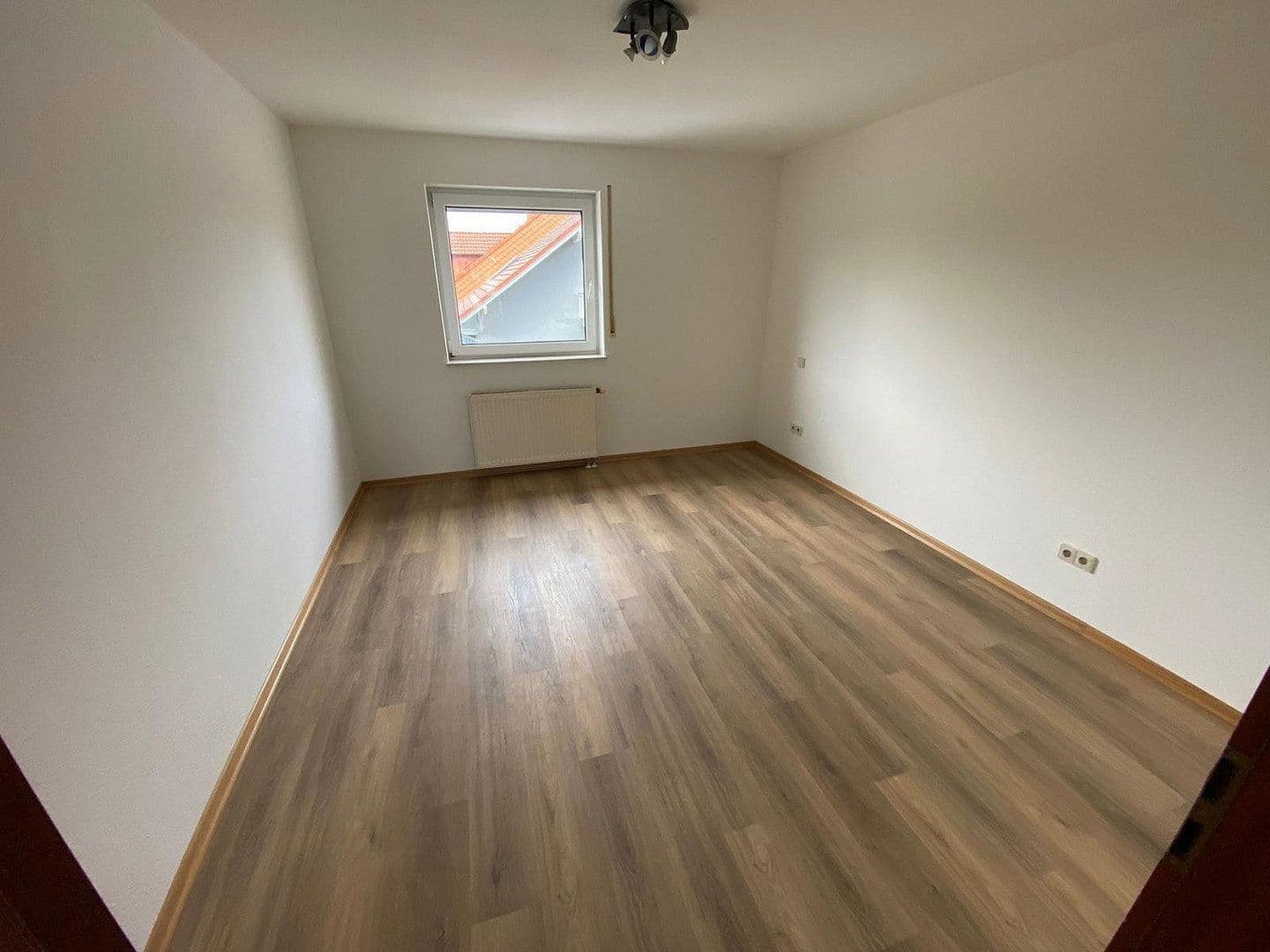 Prenájom bytu 3-izbový 75 m², Rhönstr. 3, Waghäusel, Bádensko-Wurttembersko Prenájom bytu 3-izbový 75 m², Rhönstr. 3, Waghäusel, Bádensko-Wurttembersko