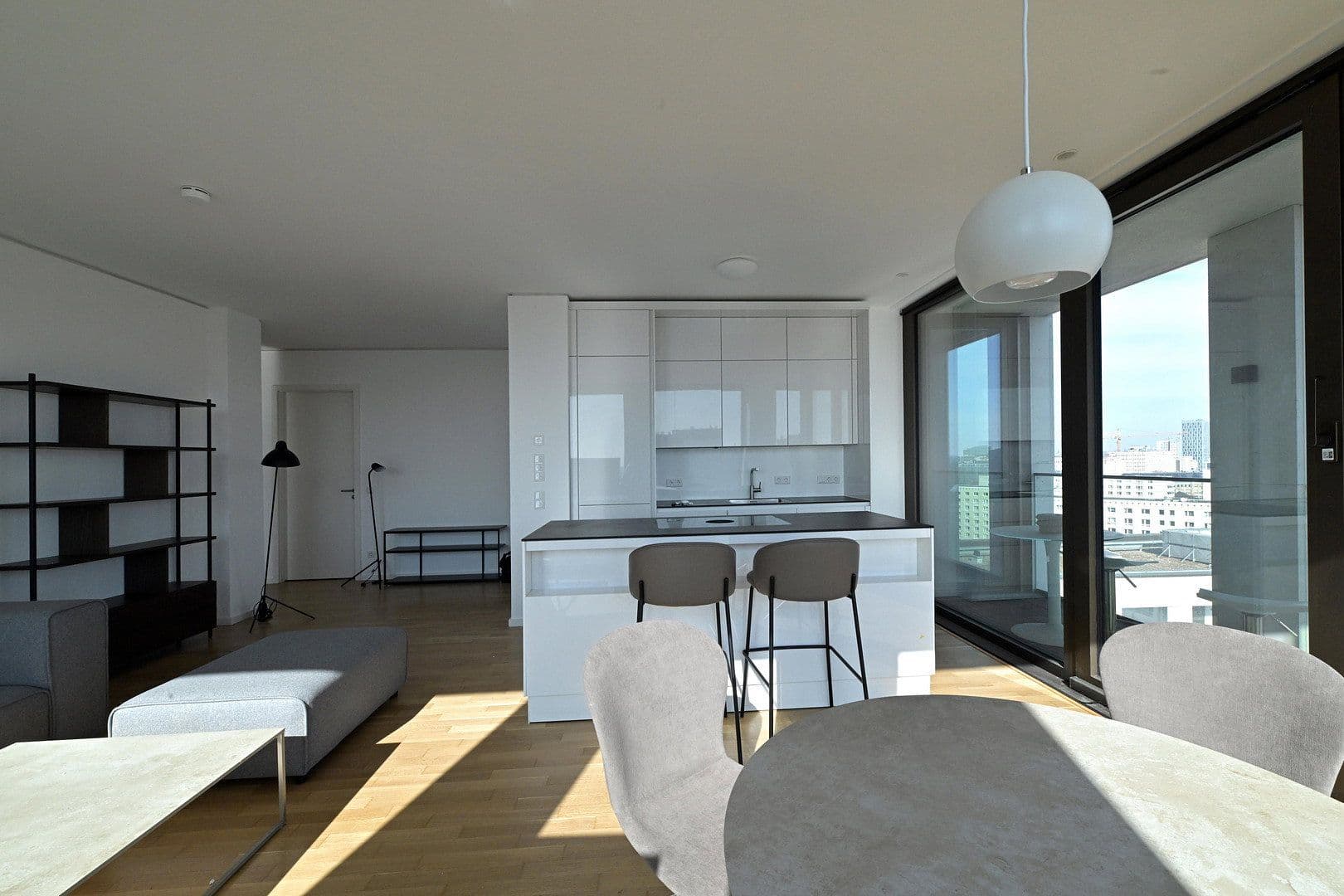 Prenájom bytu 3-izbový 93 m², Voltairestrasse 11, Berlin Mitte, Berlín Prenájom bytu 3-izbový 93 m², Voltairestrasse 11, Berlin Mitte, Berlín