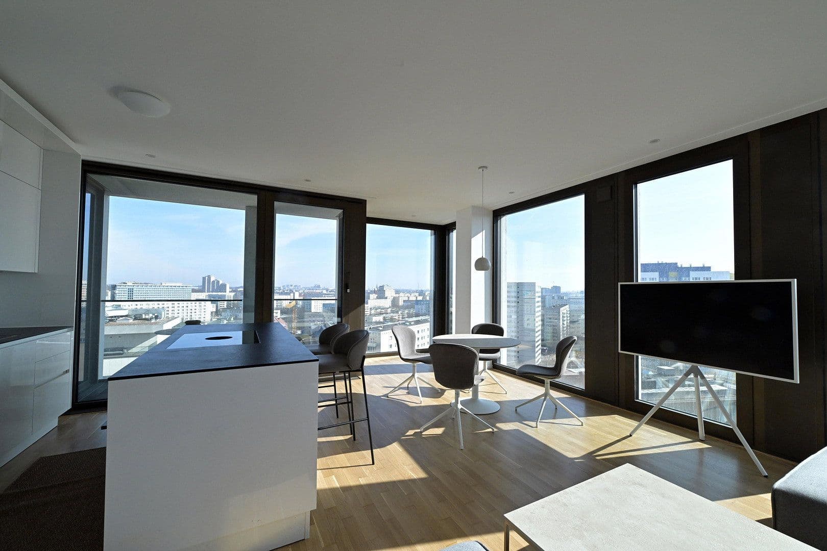 Prenájom bytu 3-izbový 93 m², Voltairestrasse 11, Berlin Mitte, Berlín Prenájom bytu 3-izbový 93 m², Voltairestrasse 11, Berlin Mitte, Berlín