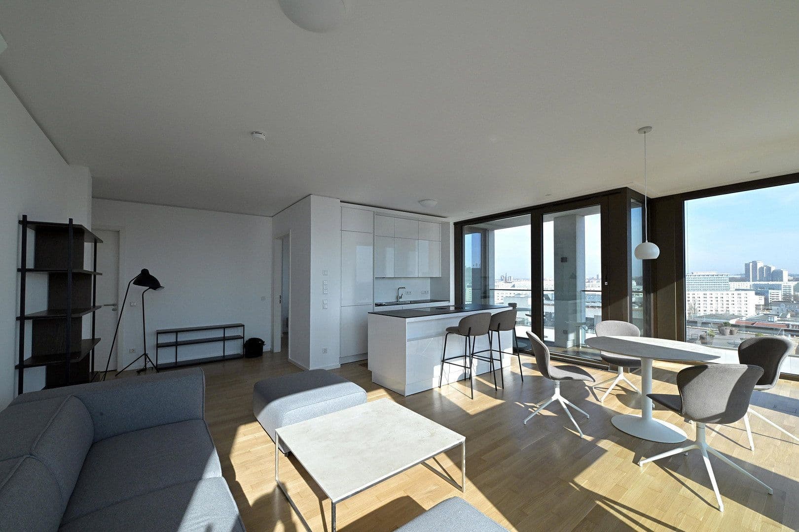 Prenájom bytu 3-izbový 93 m², Voltairestrasse 11, Berlin Mitte, Berlín Prenájom bytu 3-izbový 93 m², Voltairestrasse 11, Berlin Mitte, Berlín