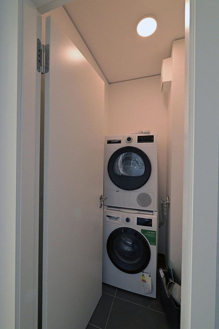 Prenájom bytu 3-izbový 93 m², Voltairestrasse 11, Berlin Mitte, Berlín Prenájom bytu 3-izbový 93 m², Voltairestrasse 11, Berlin Mitte, Berlín