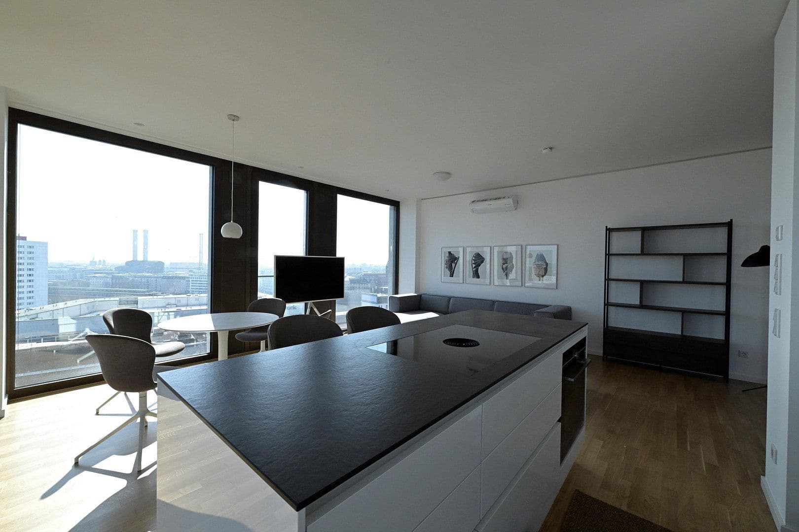 Prenájom bytu 3-izbový 93 m², Voltairestrasse 11, Berlin Mitte, Berlín Prenájom bytu 3-izbový 93 m², Voltairestrasse 11, Berlin Mitte, Berlín